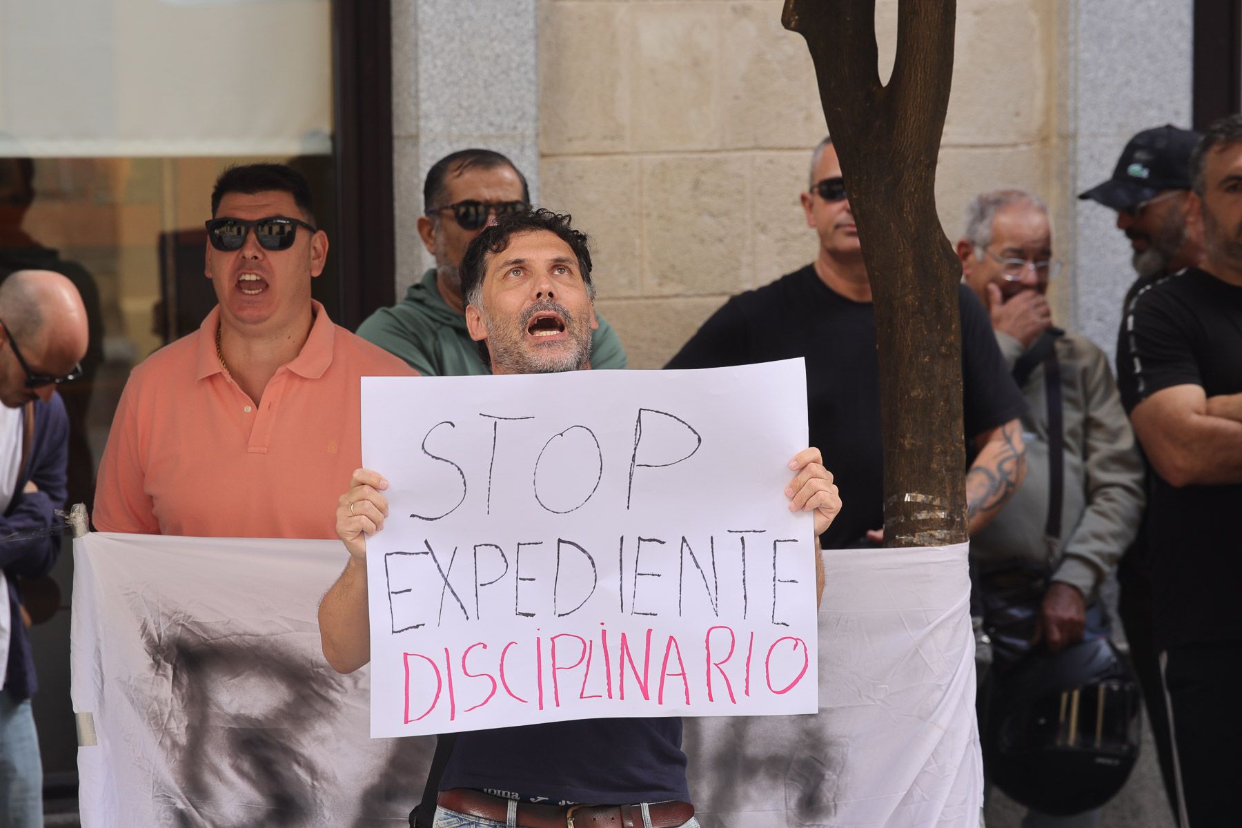 Juan Manuel Valero, presidente de Silje, en la protesta por el expediente disciplinario que le ha abierto Jerez UTE.