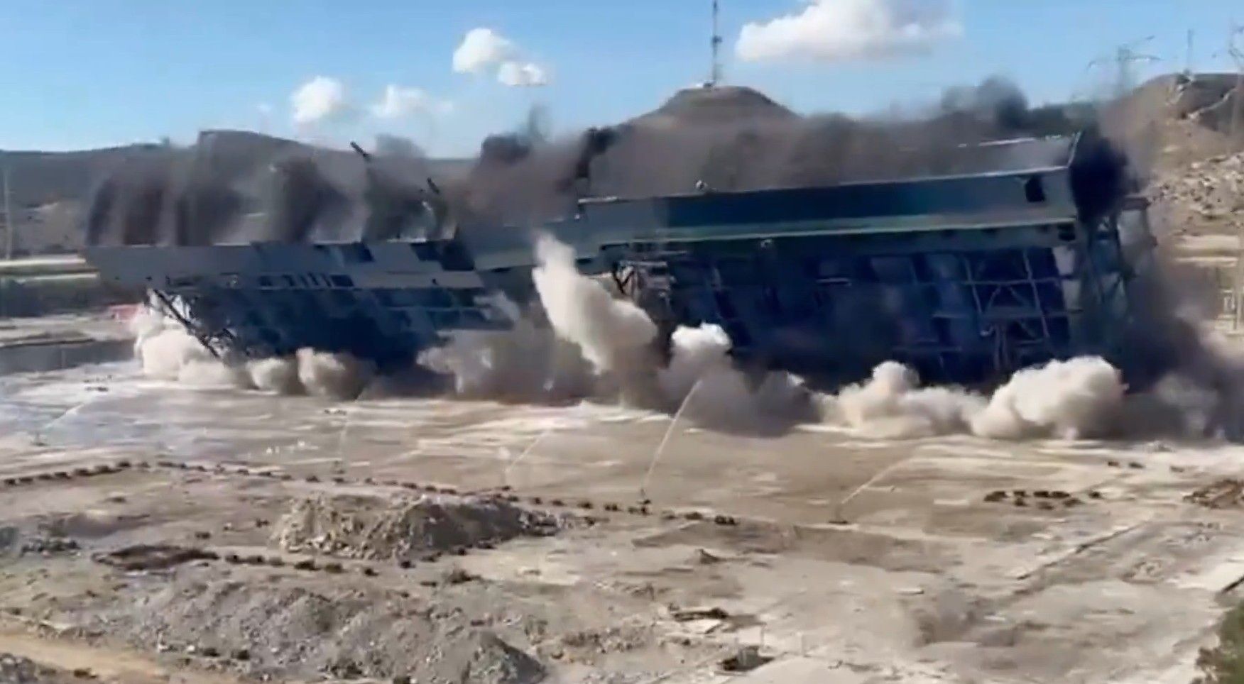 La voladura de la central térmica Litoral de Carboneras.