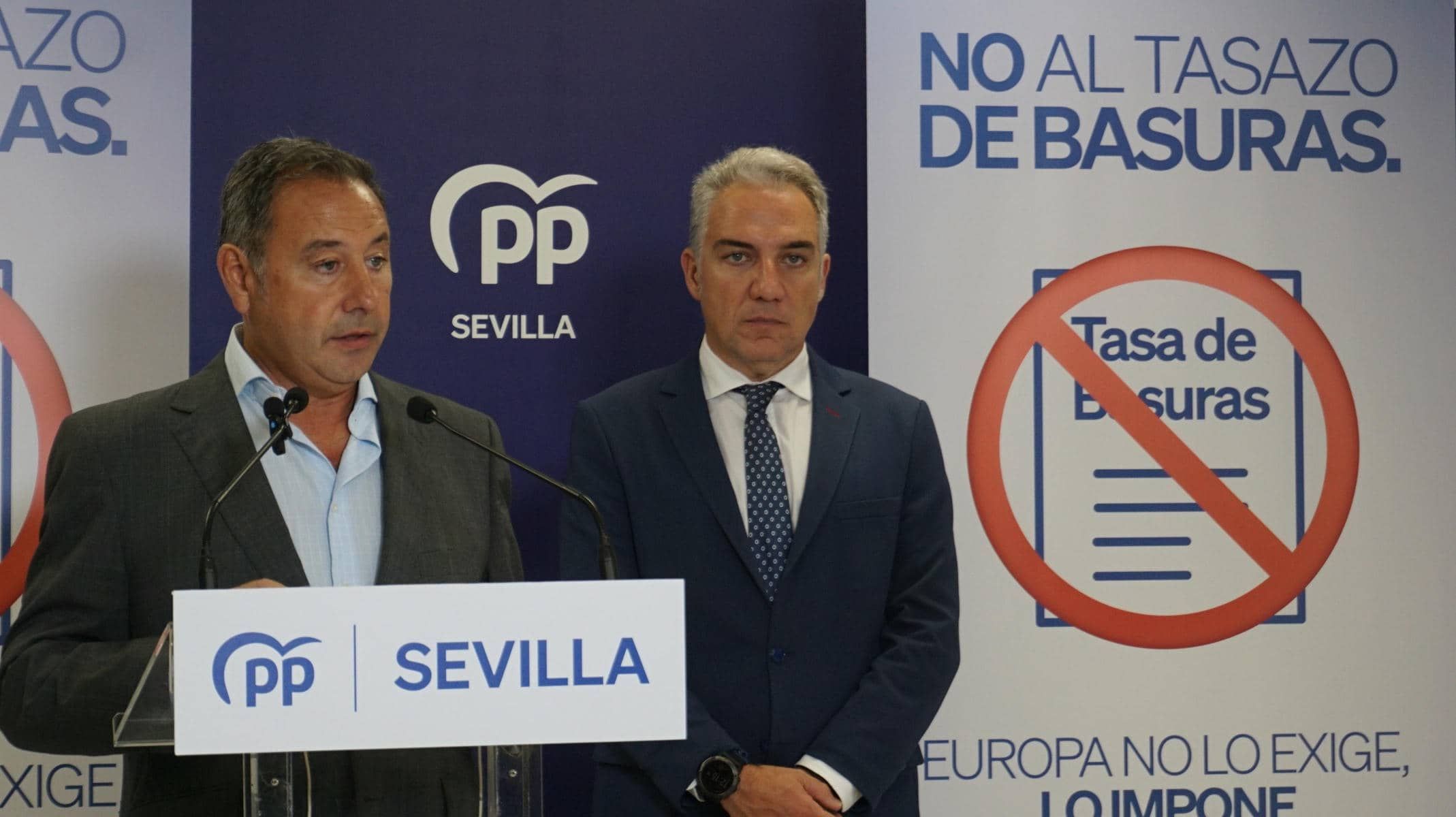 Ricardo Sánchez y Elías Bendodo, en Sevilla, este jueves. Ricardo Sánchez y Elías Bendodo, en Sevilla, este jueves.