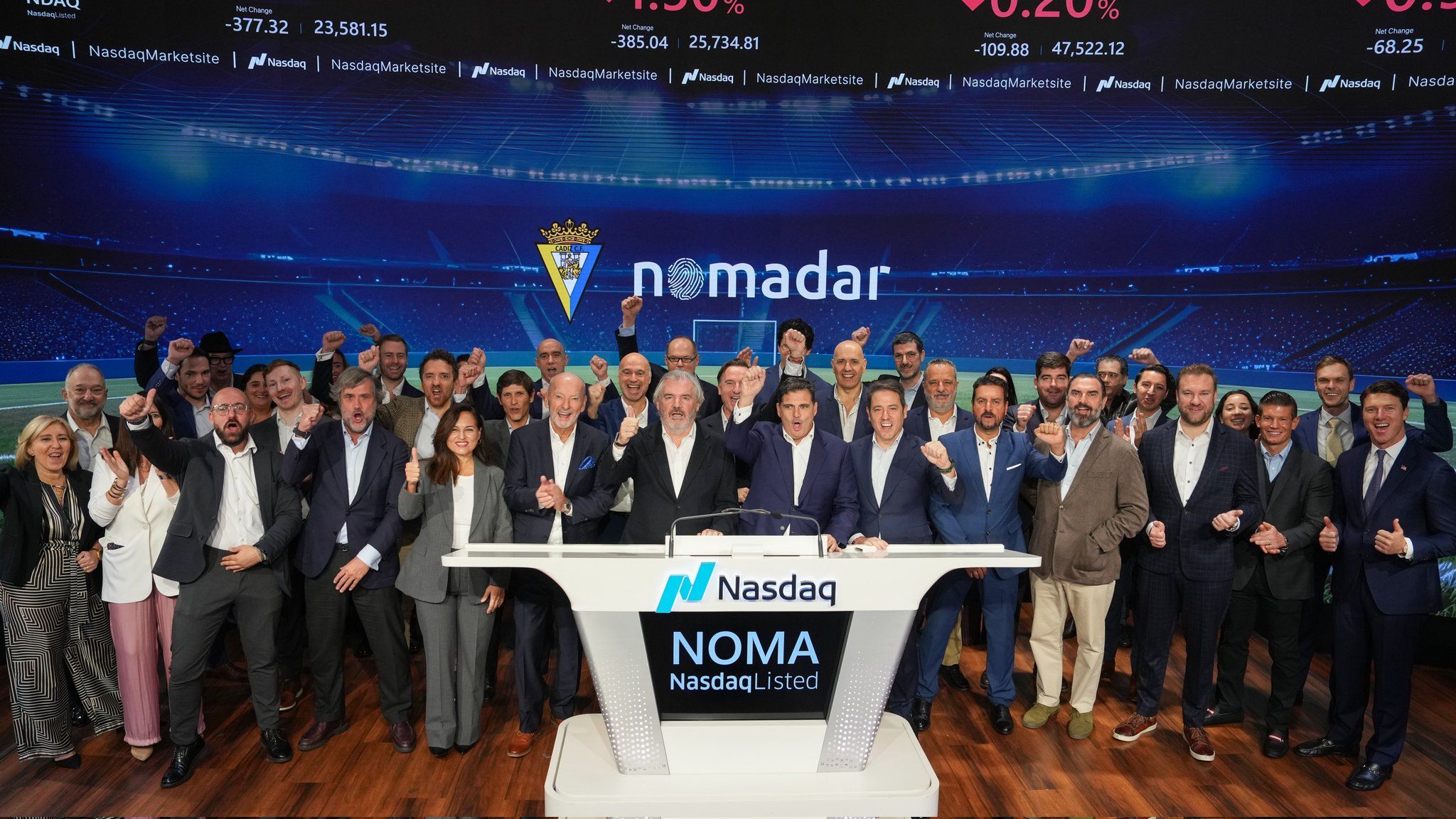 El momento del arranque de la sesión, ya con el Cádiz.