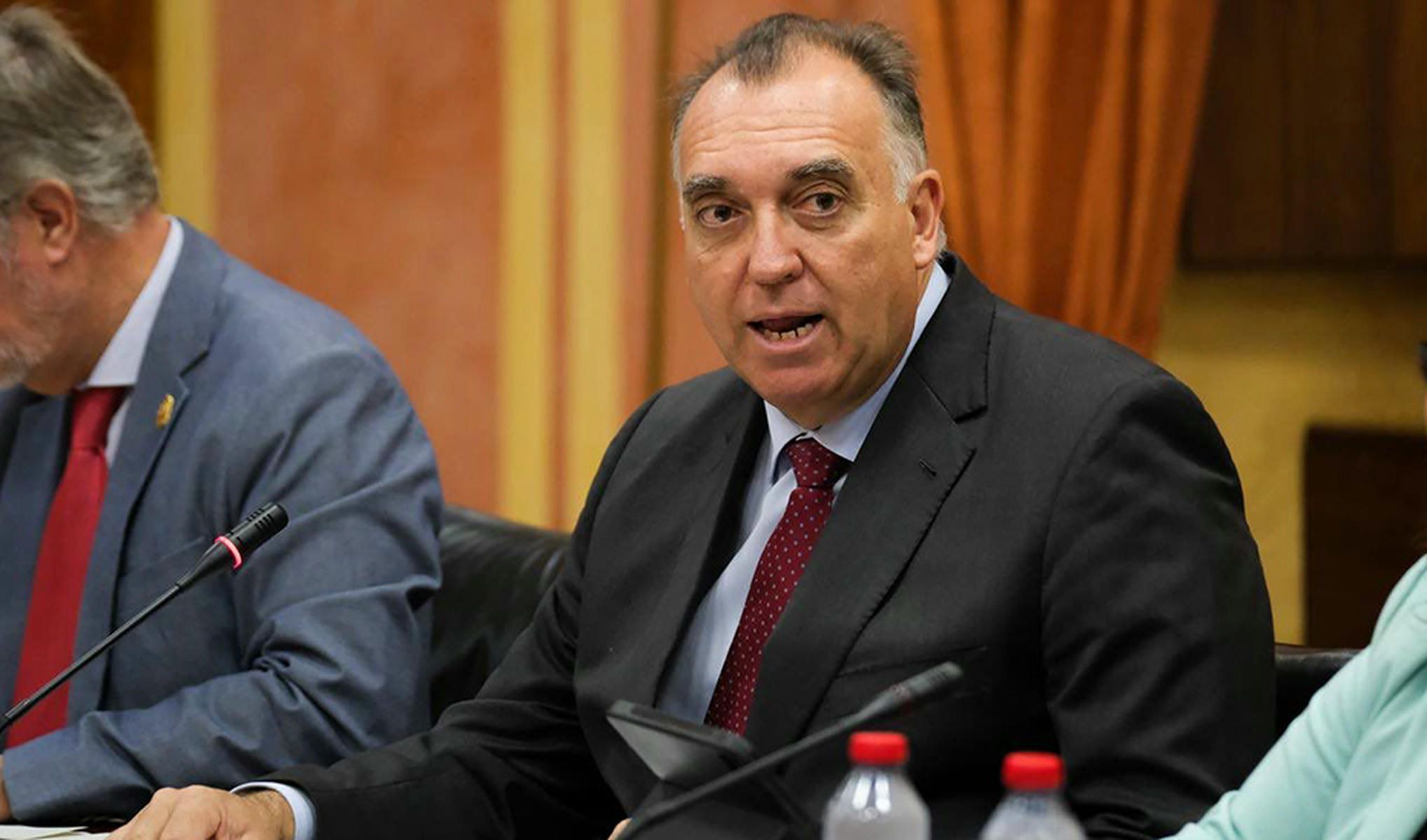 Arturo Bernal, en el Parlamento. Arturo Bernal, en el Parlamento.