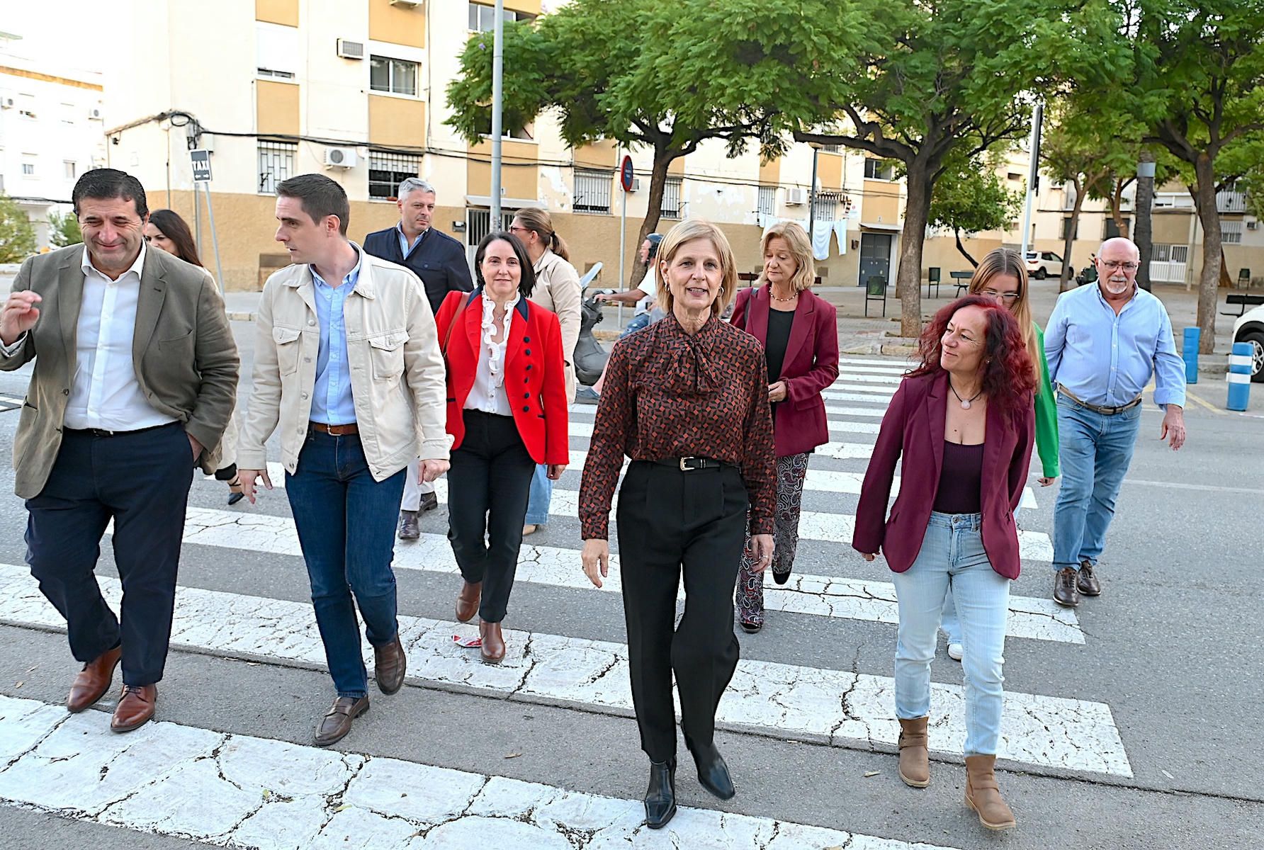 La visita municipal a las dos barriadas.