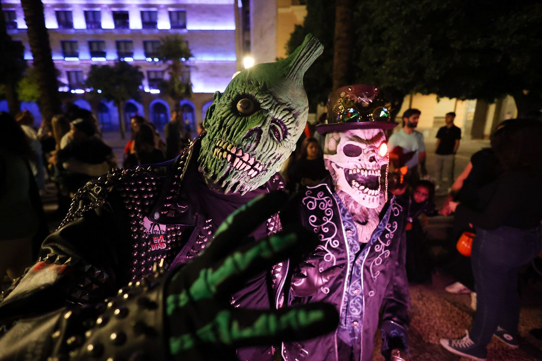 Dos disfraces muy currados. 