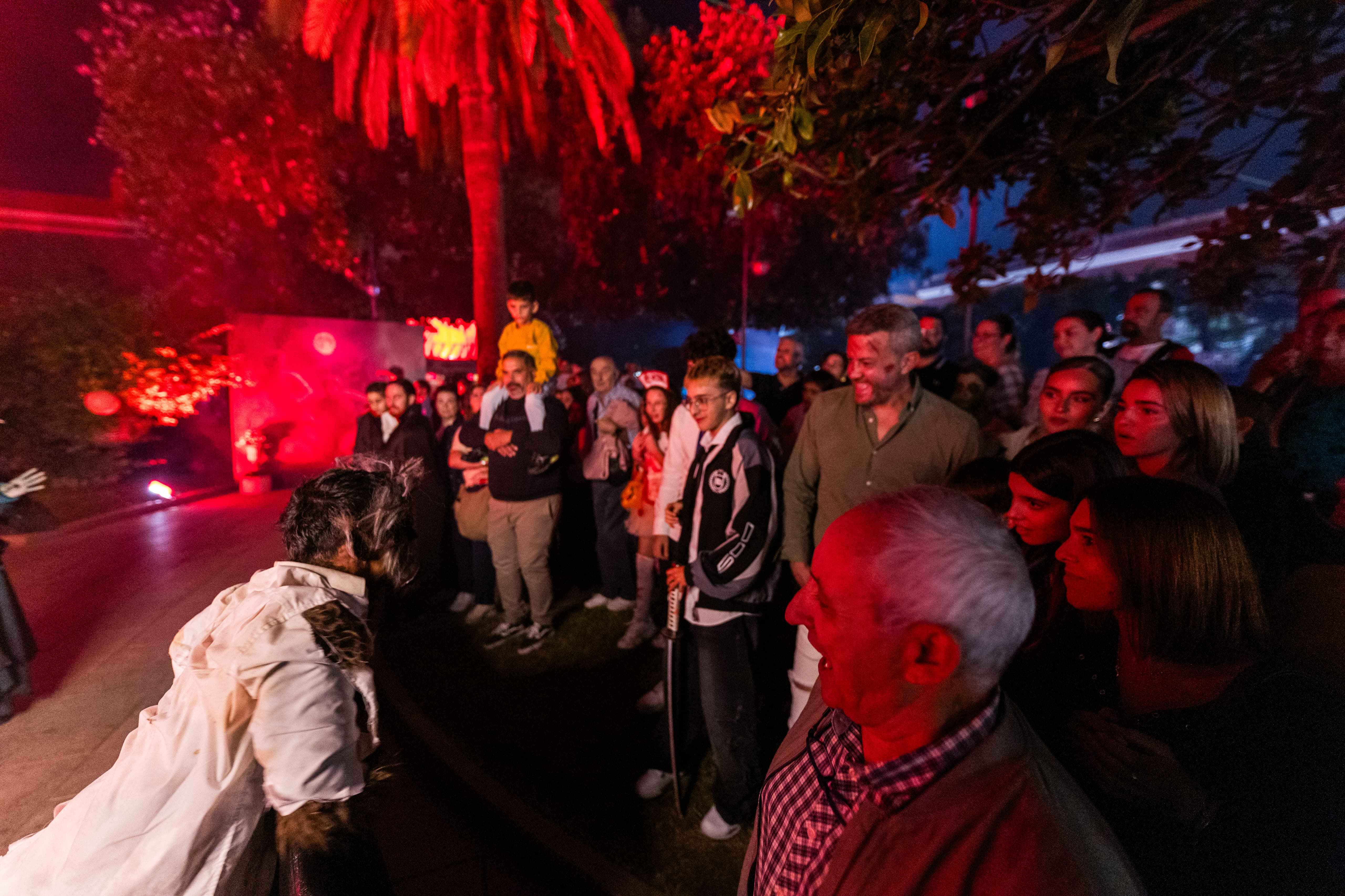 Ambiente extraordinario esta noche de Halloween en San Fernando.