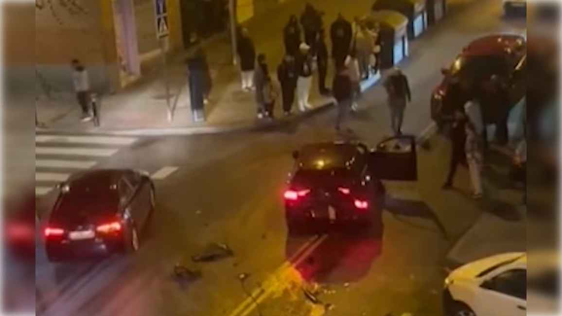 Momento en el que se produce el accidente para secuestrar al conductor del vehículo.