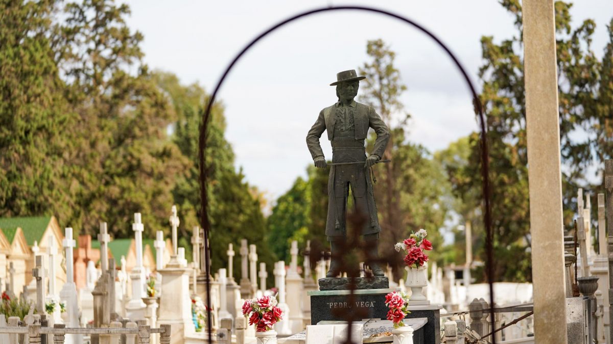 La Voz Del Sur Cementerio San Fernando (Sevilla) Dia de Todos los Santos y Dia de Difuntos 19