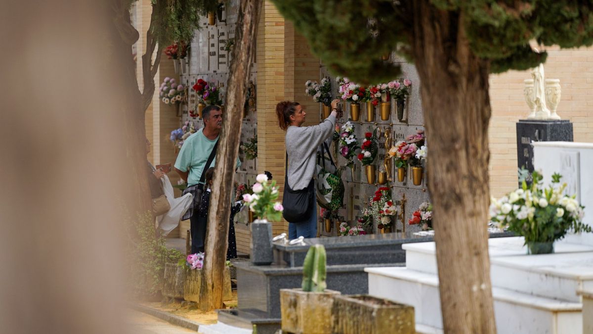 La Voz Del Sur Cementerio San Fernando (Sevilla) Dia de Todos los Santos y Dia de Difuntos 04