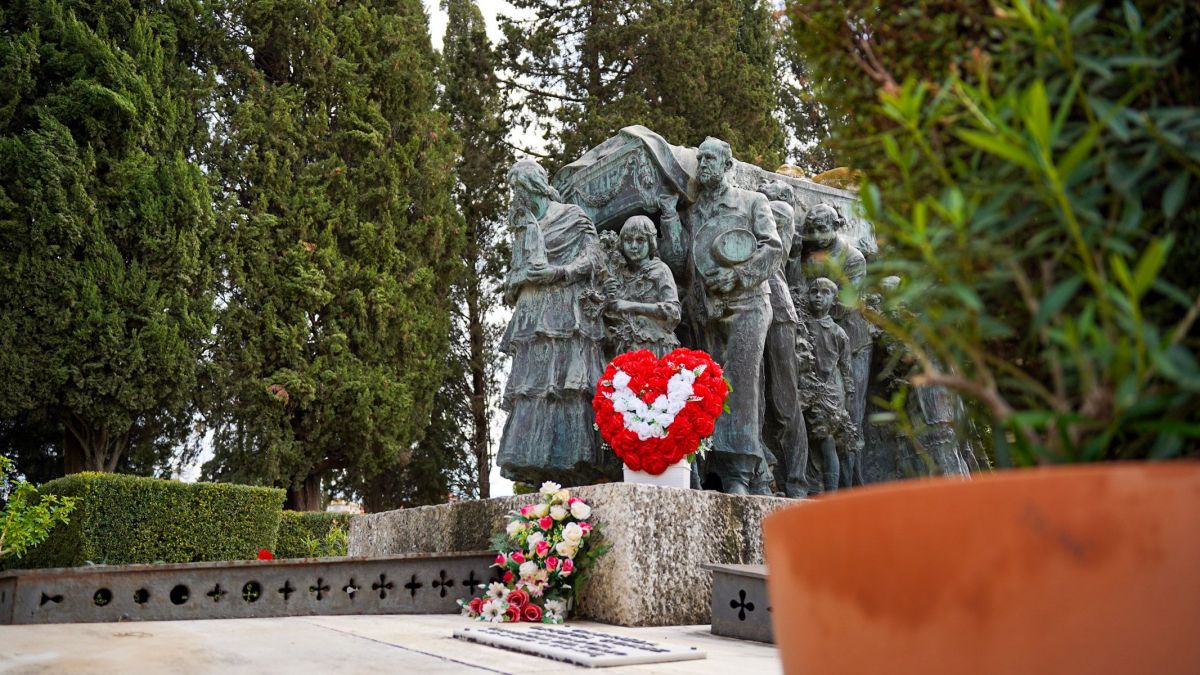 La Voz Del Sur Cementerio San Fernando (Sevilla) Dia de Todos los Santos y Dia de Difuntos 18