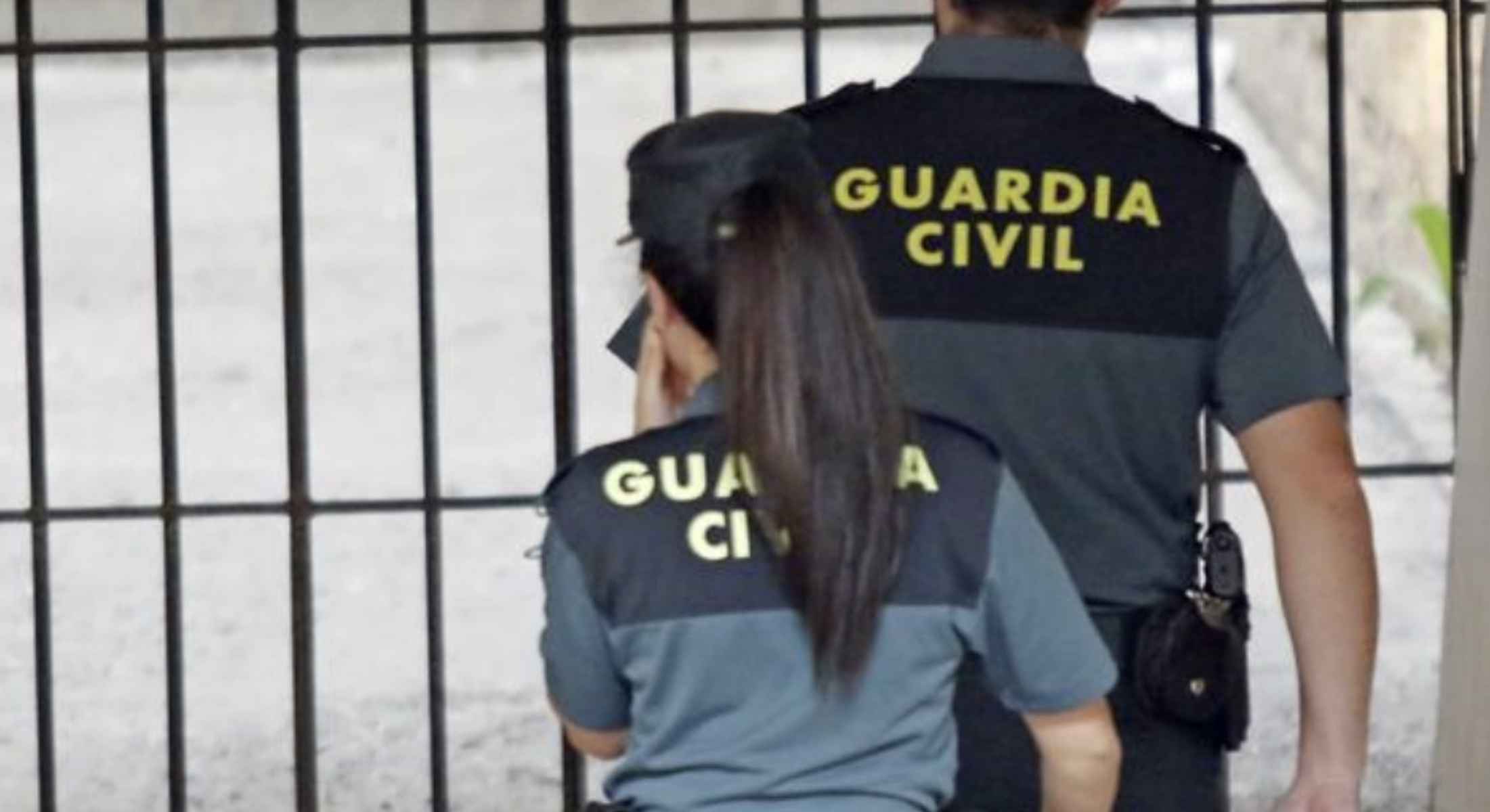 Dos agentes de la Guardia Civil, en una imagen de archivo.