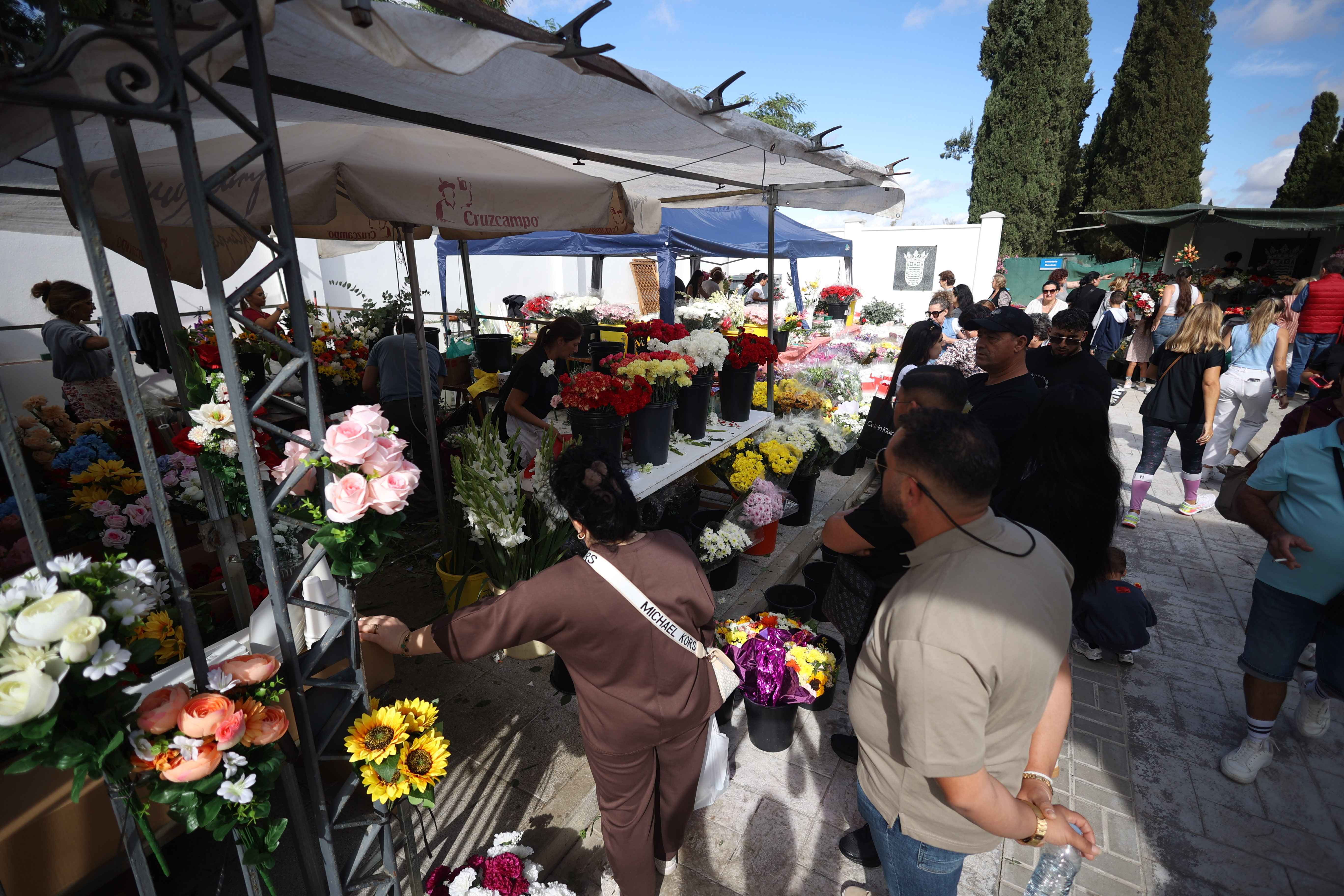 Los vendedores de flores hicieron su agosto.
