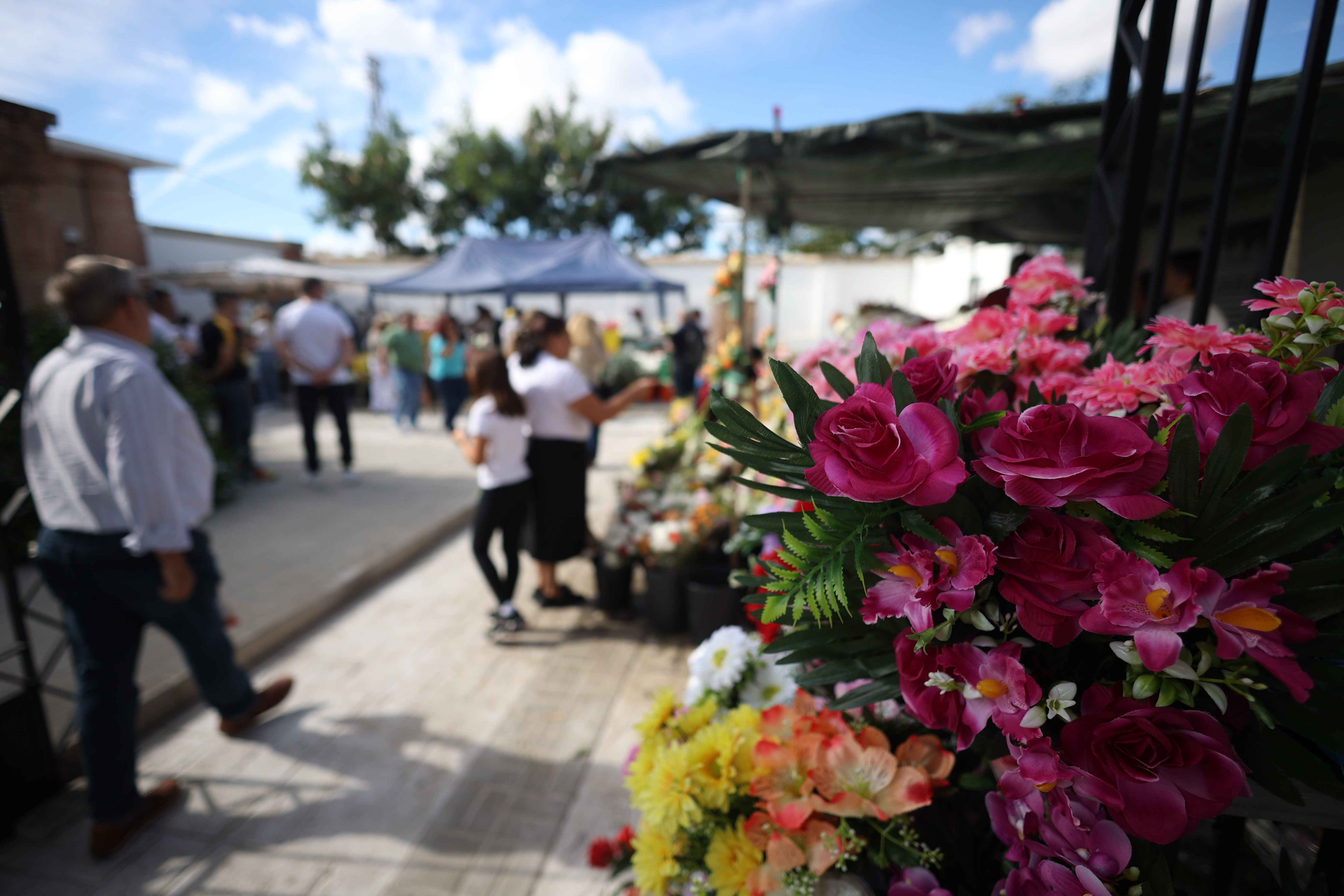 Una imagen de un puesto de flores. 