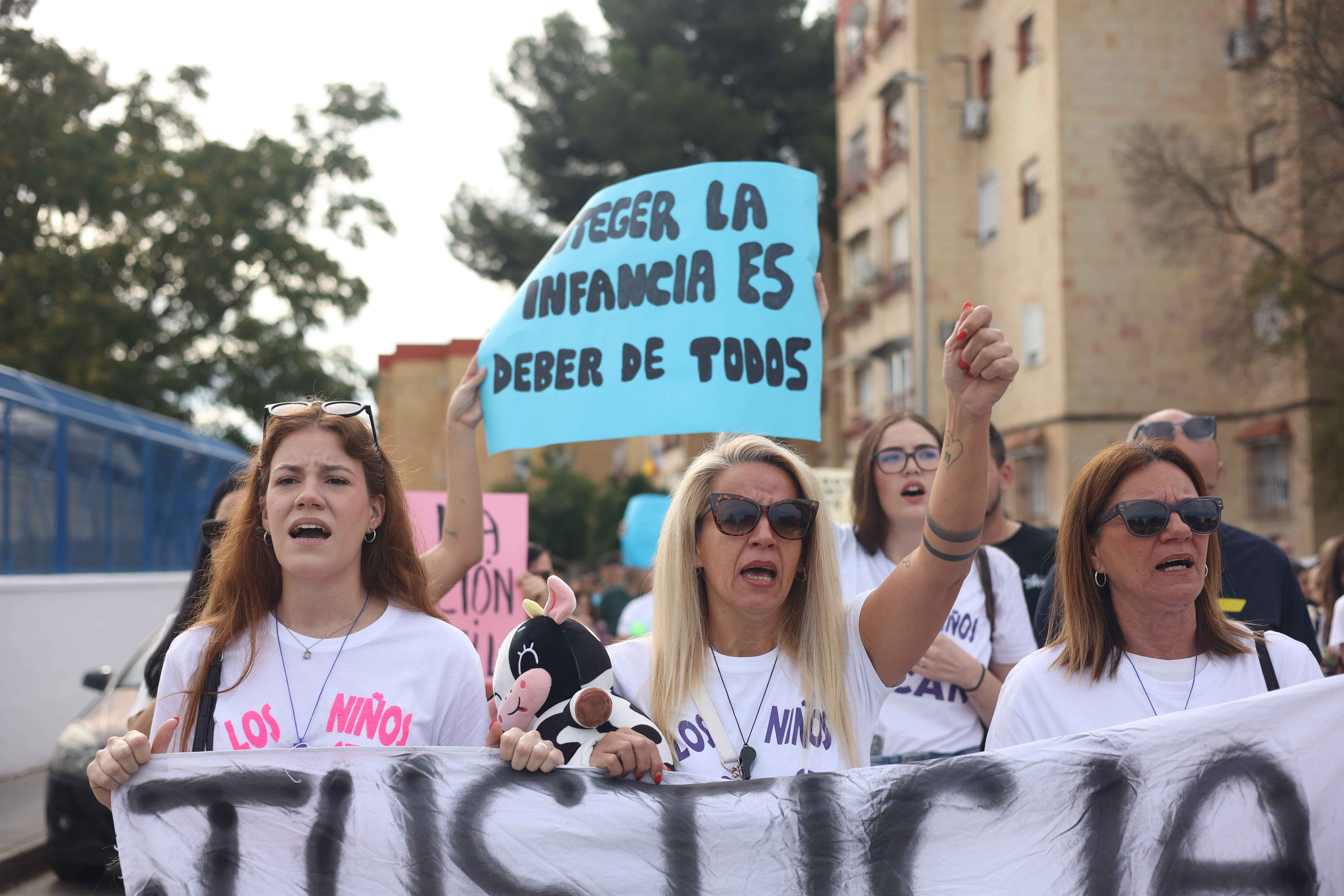 Madres y familiares alzando la voz tras el maltrato a los menores.