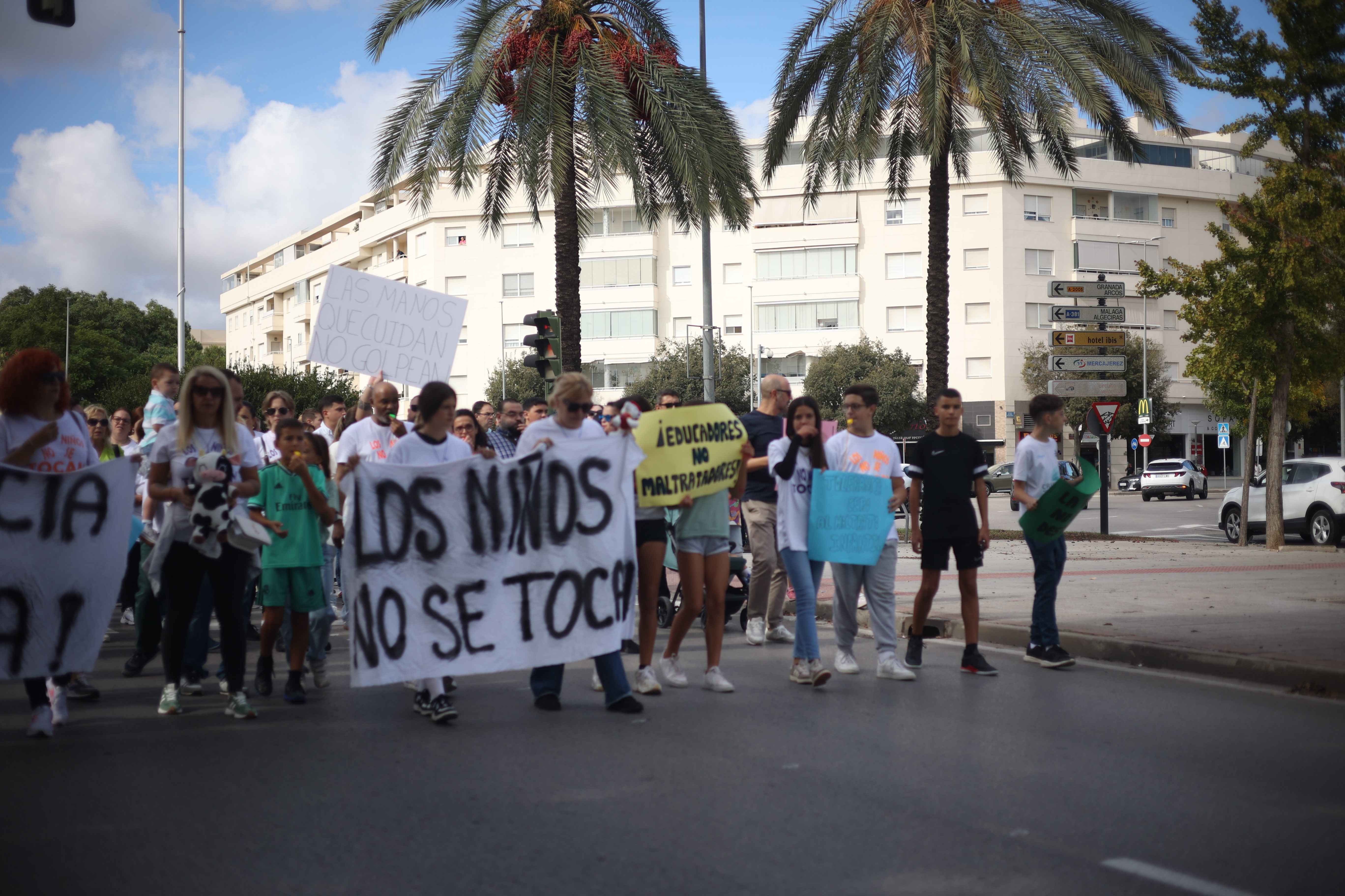 "Los niños no se tocan"