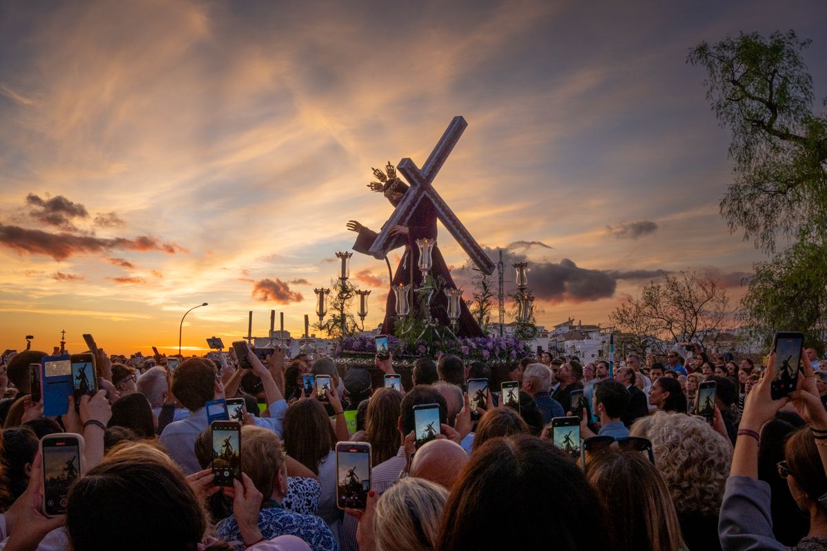 Nuestro Padre Jesús Nazareno, las imágenes del traslado en Arcos este 2025, en el 425 Aniversario y un cuarto de siglo de Regidor Perpetuo. Nuestro Padre Jesús Nazareno, las imágenes del traslado en Arcos este 2025, en el 425 Aniversario y un cuarto de siglo de Regidor Perpetuo.