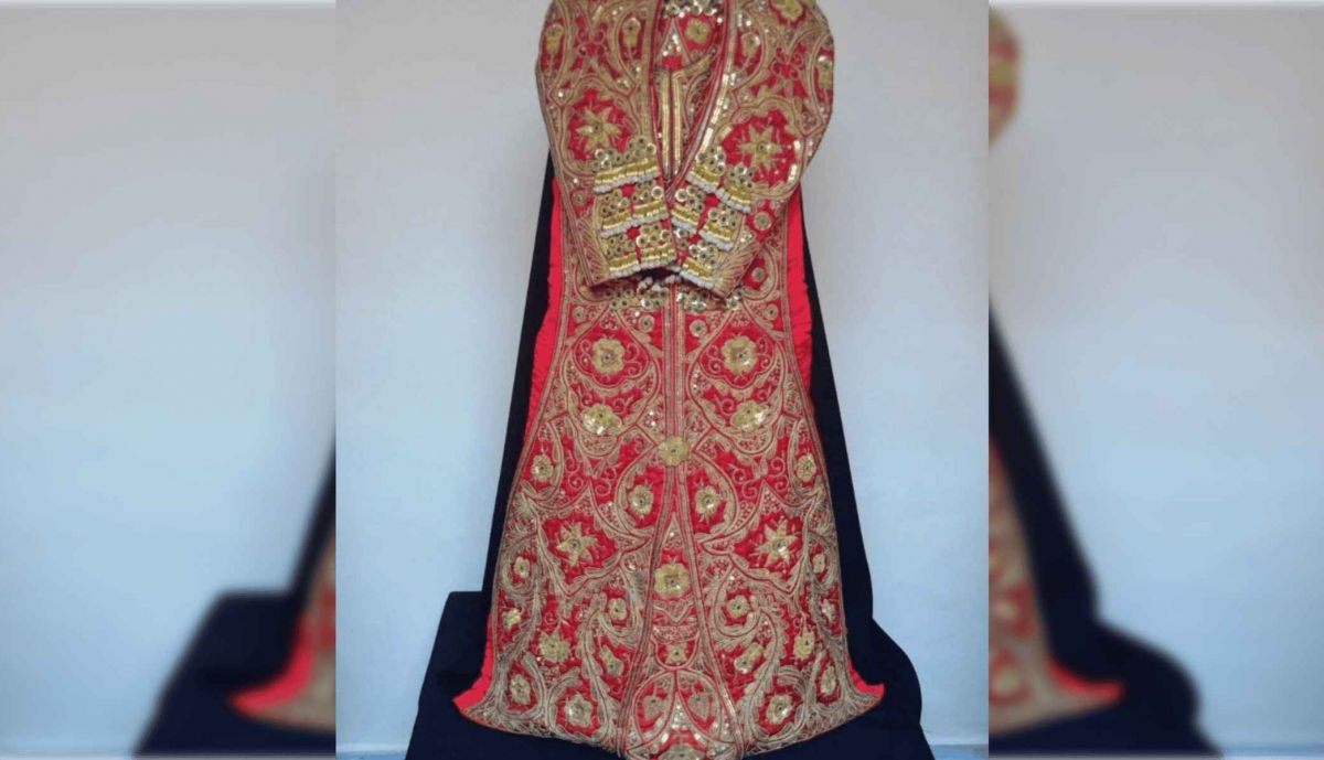 La saya que Rafael de Pauna donó a la Virgen del Desamparo.