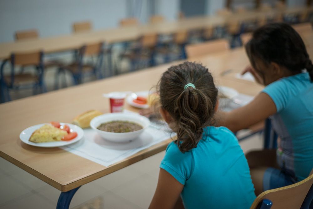 Comisiones Obreras denuncia la falta de personal en los comedores escolares.