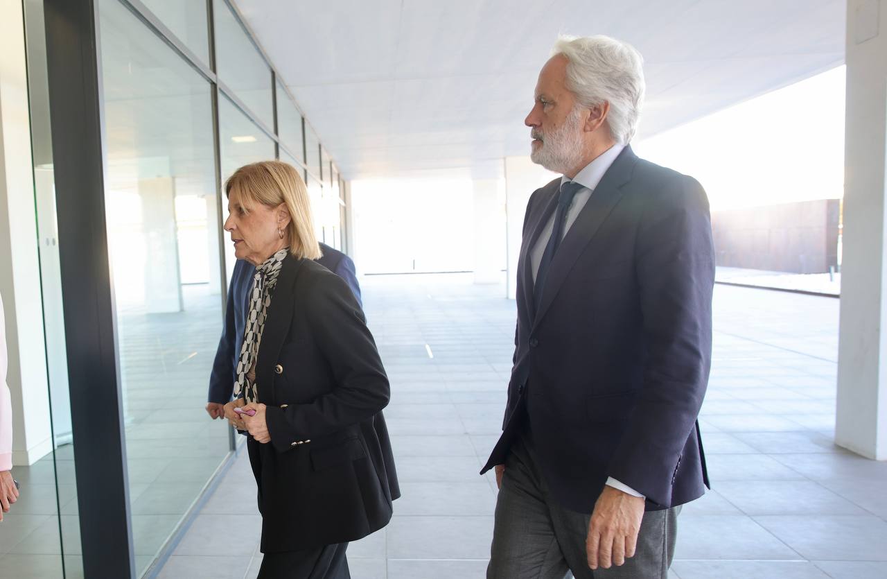 Pelayo, en el tanatorio.