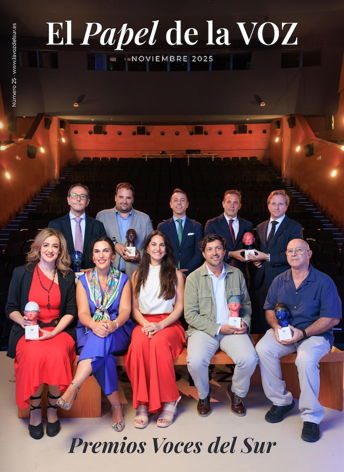 Portada de El Papel de La Voz, edición II Premios Voces del Sur. Portada de El Papel de La Voz, edición II Premios Voces del Sur.
