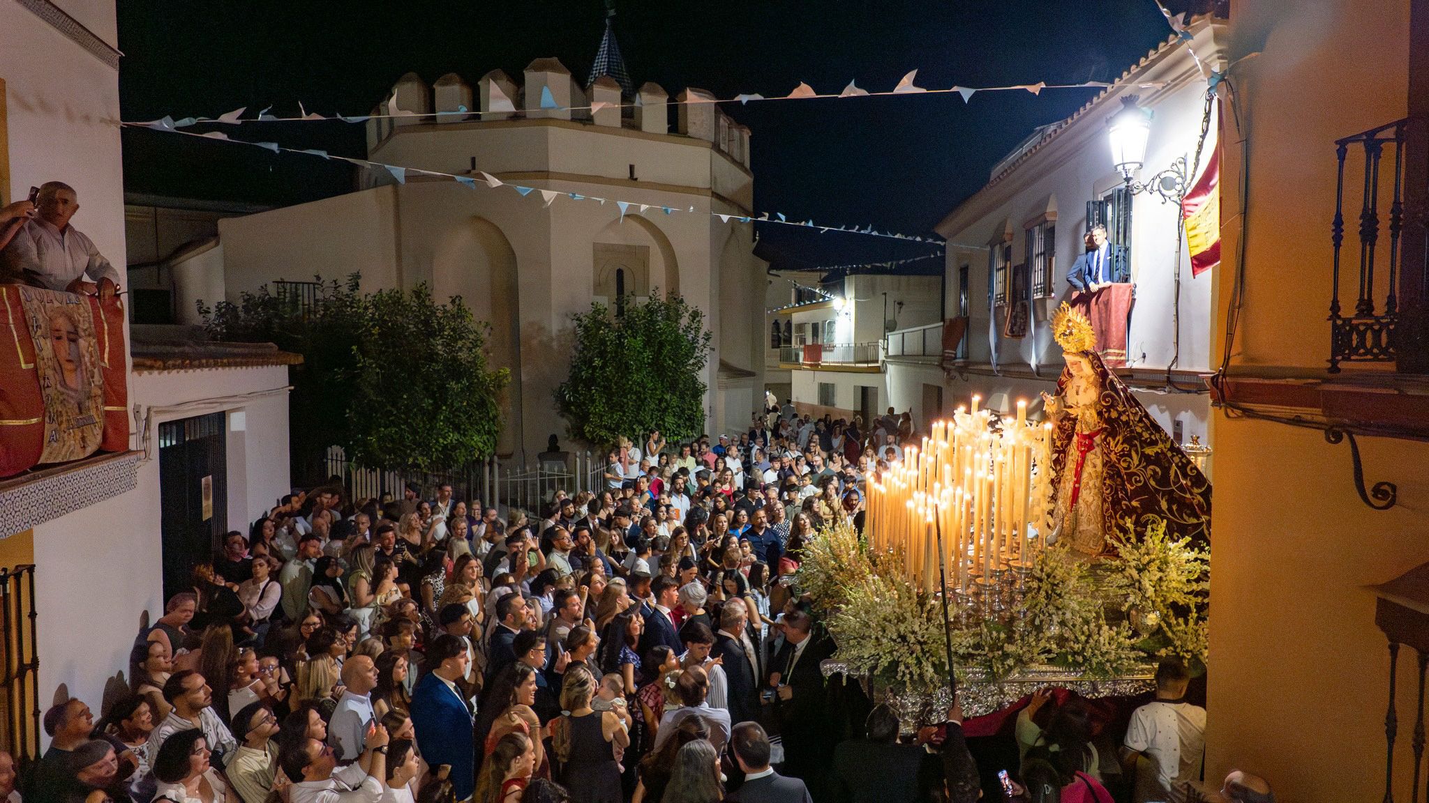 Procesión en La Rinconada.