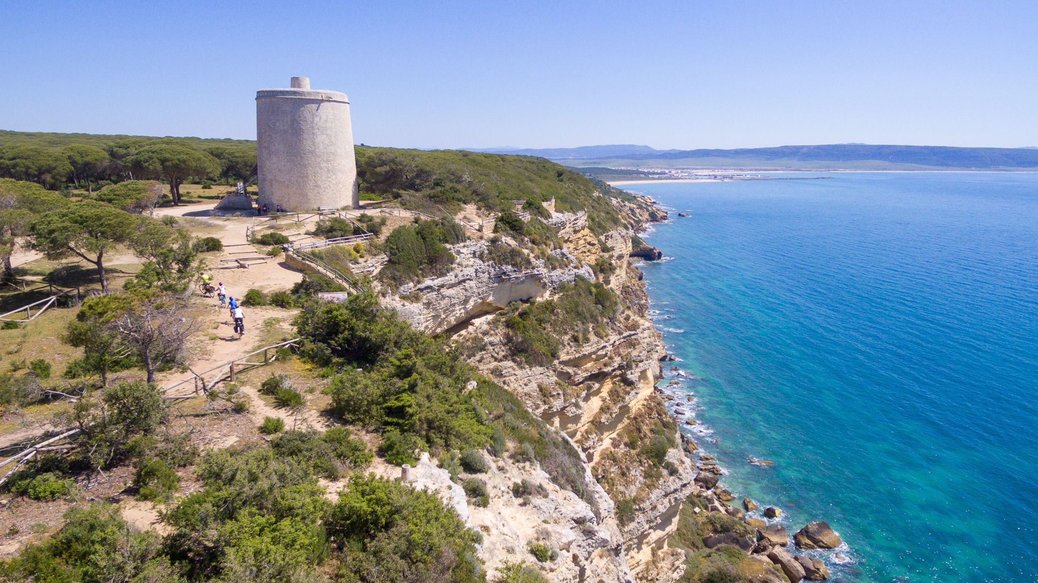 Torre del Tajo en el Parque Natural de la Breña y las Marismas del Barbate.