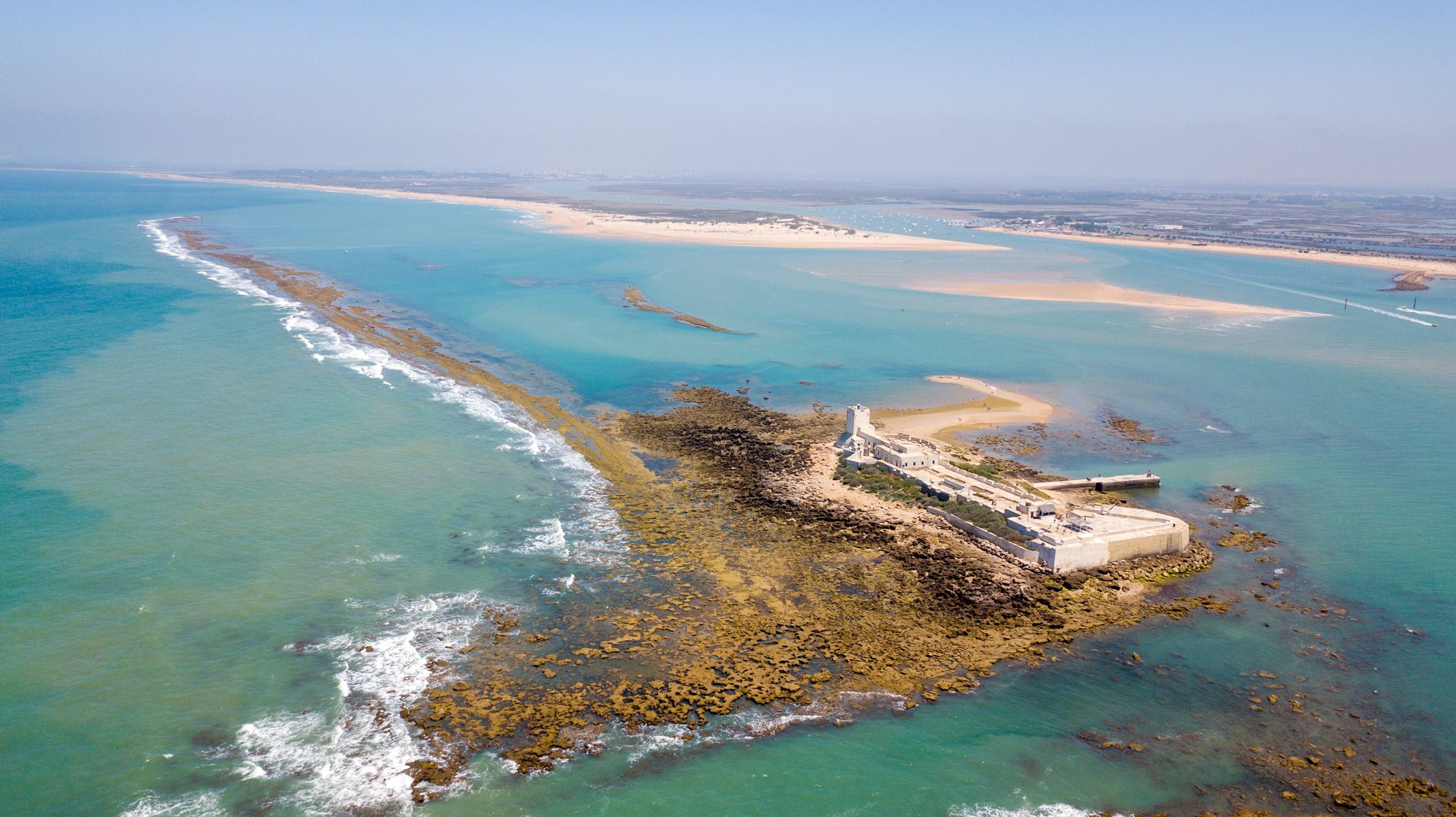 El castillo de Sancti Petri de Chiclana, visto desde el aire.