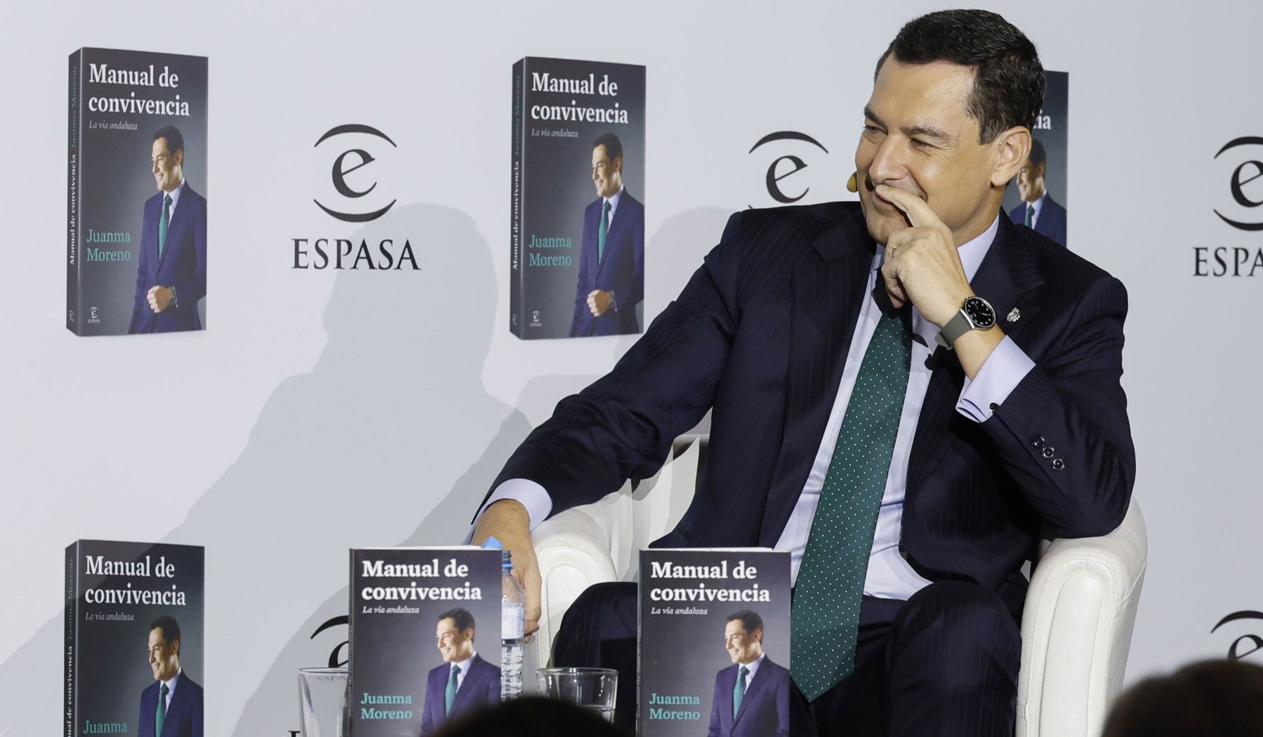 Juanma Moreno, en la presentación de su libro.