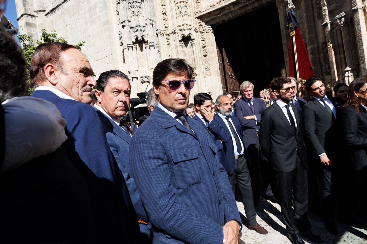 Fran Rivera al terminar la misa despidiendo al maestro 