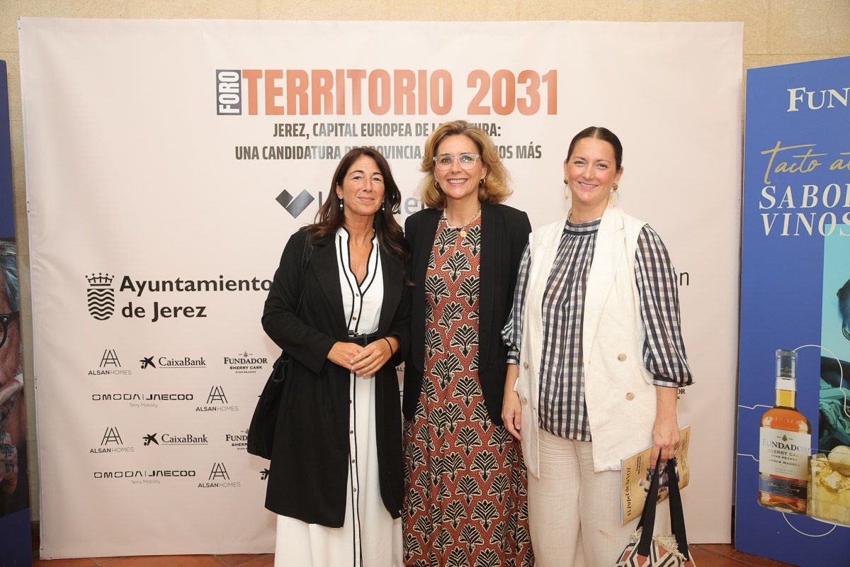 Pilar Vergara, directora de Admisiones del Altillo International School, Eugenia Herrera, directora de marketing y Enoturismo de Fundador, y Aína González de la Peña, del Altillo International School.