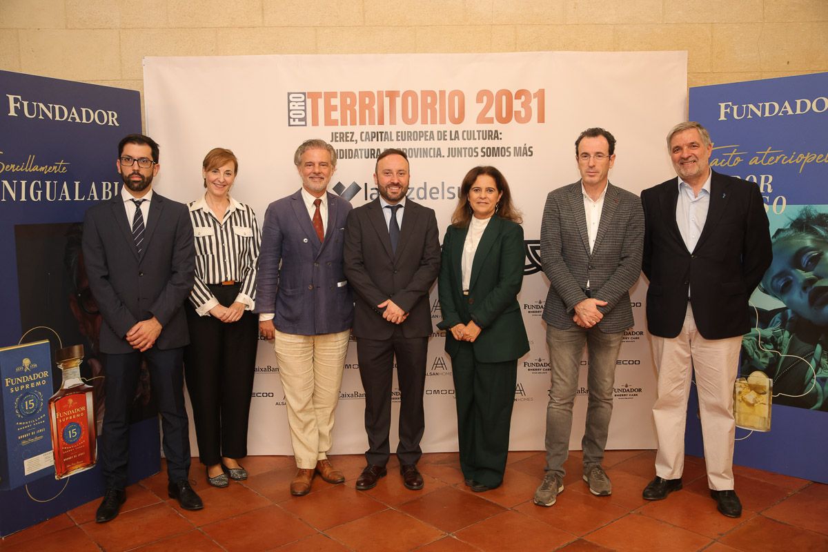 Francisco Romero, director de contenidos de lavozdelsur.es, Ana Pielfort, responsable de comunicación de Cultura del Ayuntamiento de Jerez, Ramiro Alonso de Villapadierna, 