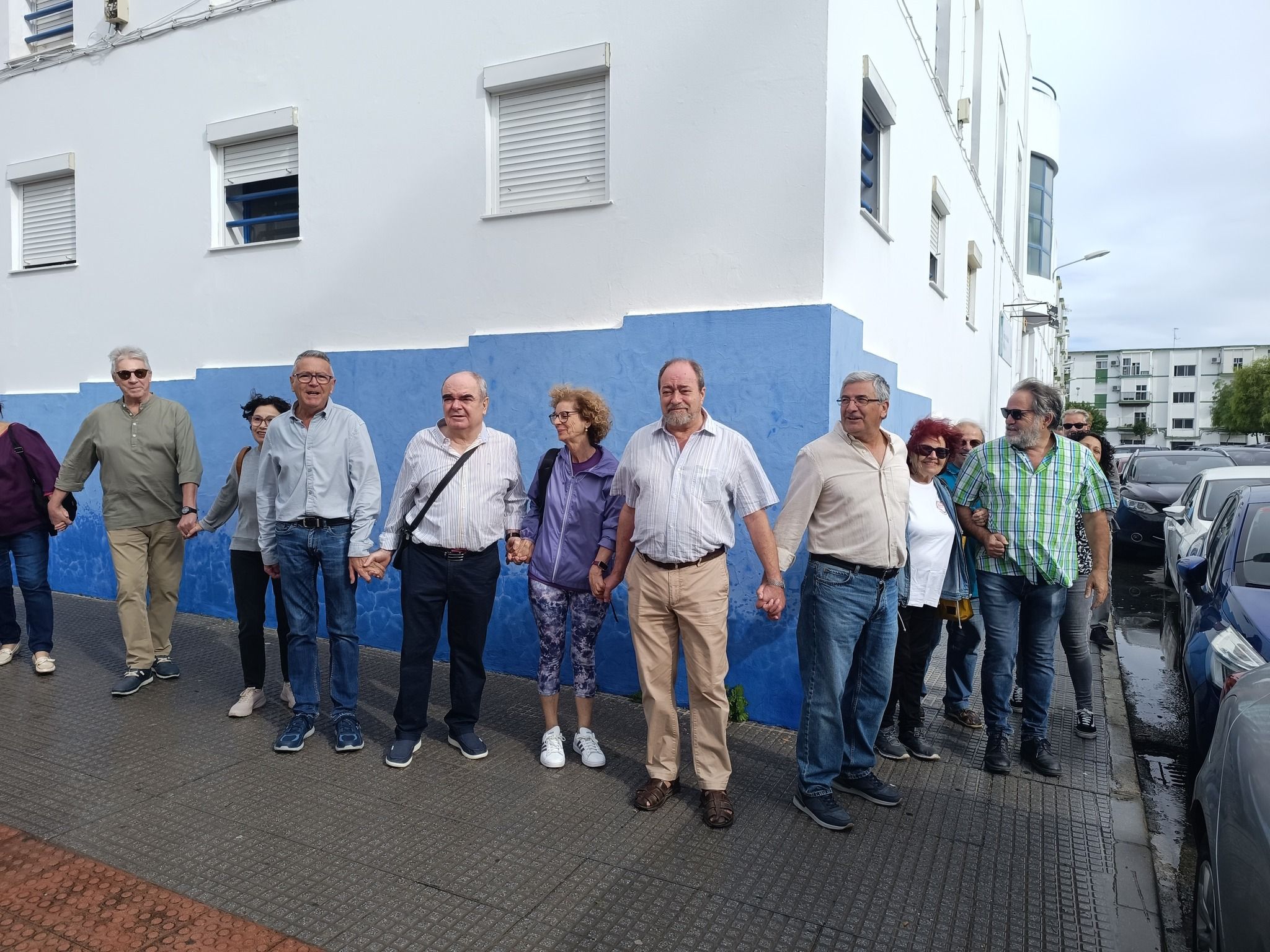 Cadena humana en el centro de salud Pinillo Chico.