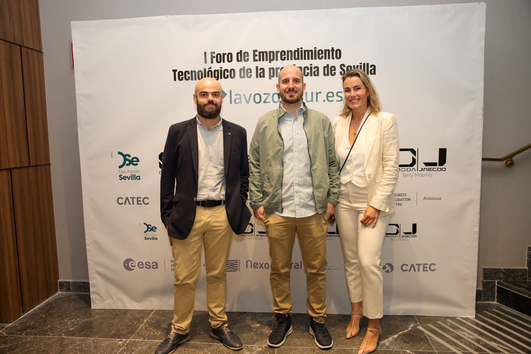 Jesús Copado, CEO de Surlabs, Pedro Rodríguez, ingeniero comercial en IOVI y Susana Carrasco, CEO de Iopark.