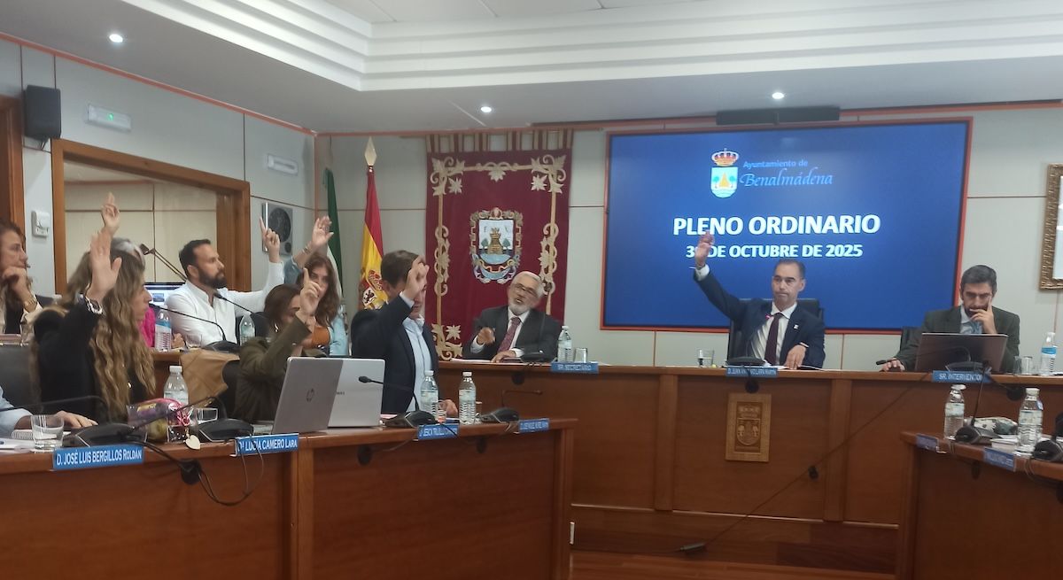 El PP de Benalmádena, apoyando la privatización del agua.