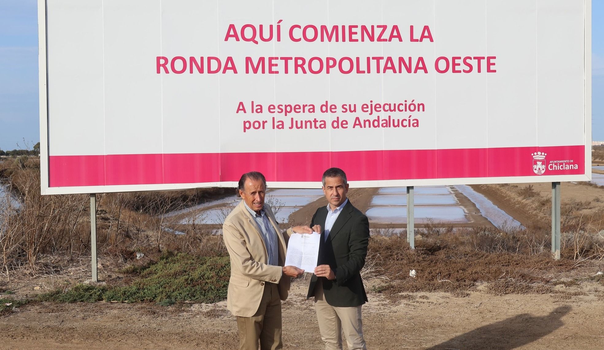El alcalde de Chiclana reclama a la Junta de Andalucía la ejecución de la Ronda Oeste.