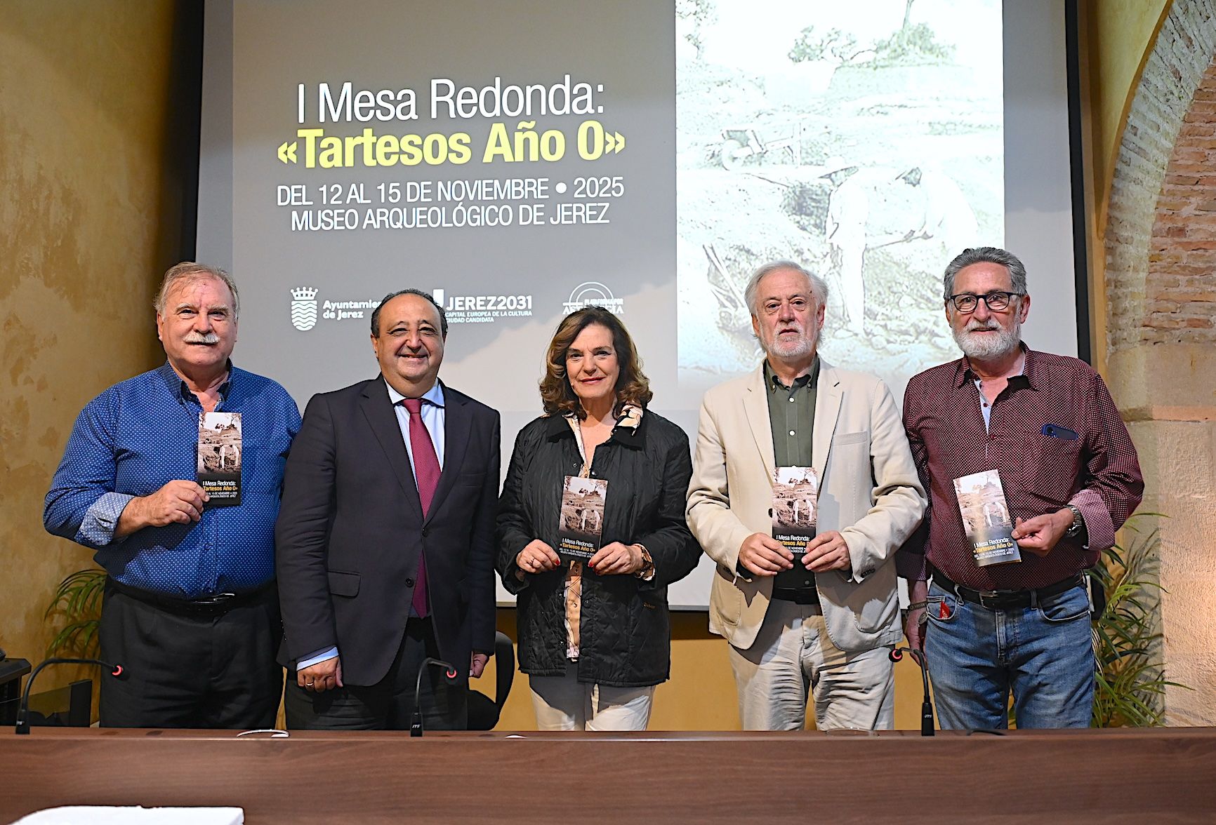 Los promotores de encuentro y expertos que participan en la cita. Los promotores de encuentro y expertos que participan en la cita.