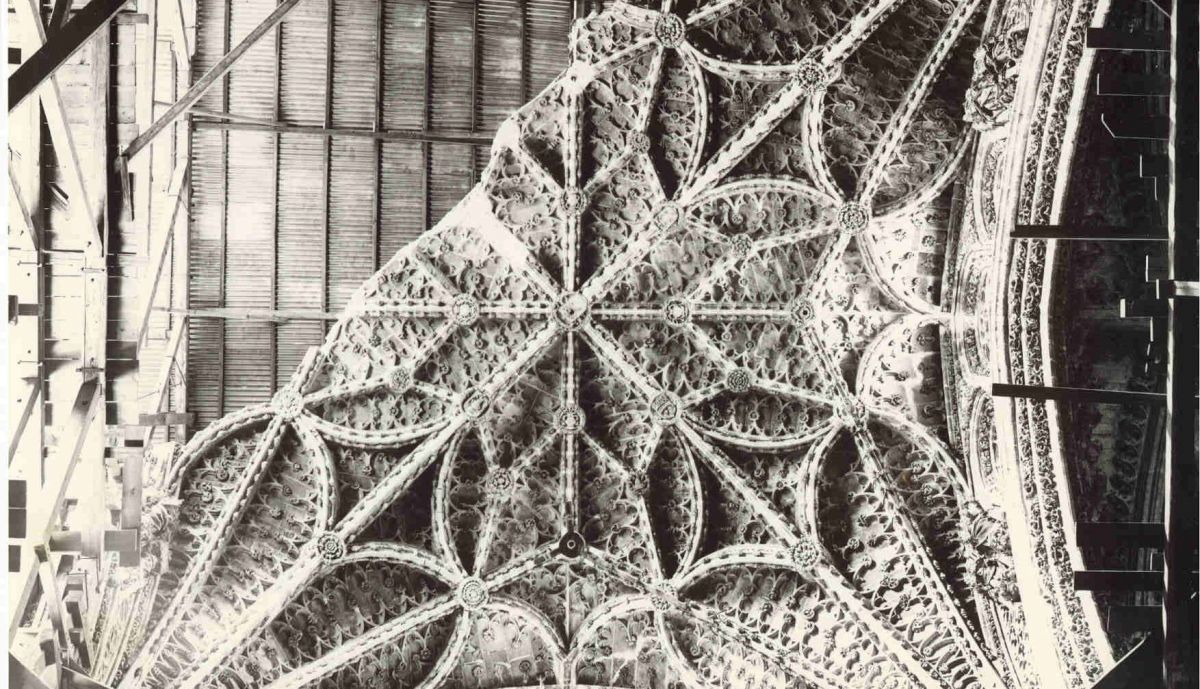 Fotografía de cómo quedó la cúpula del cimborrio en 1888.