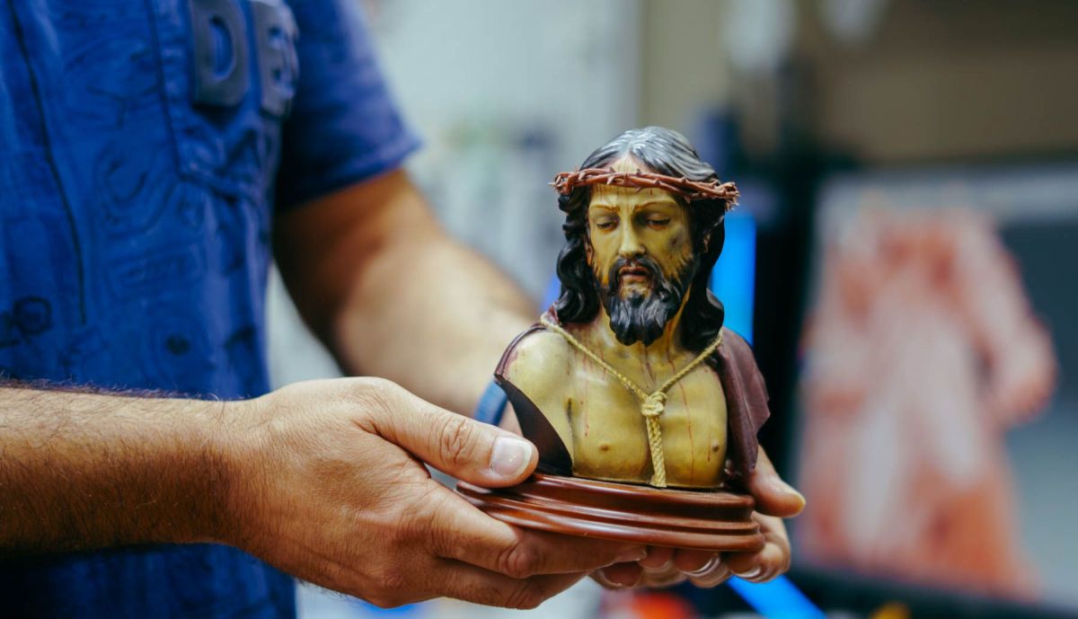 Impresión digital del busto del Señor de la Coronación de Espinas.