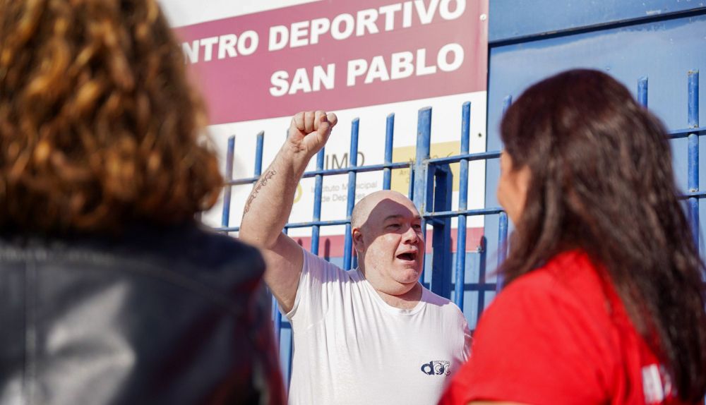 trabajadores centro deportivo san pablo sevilla 6