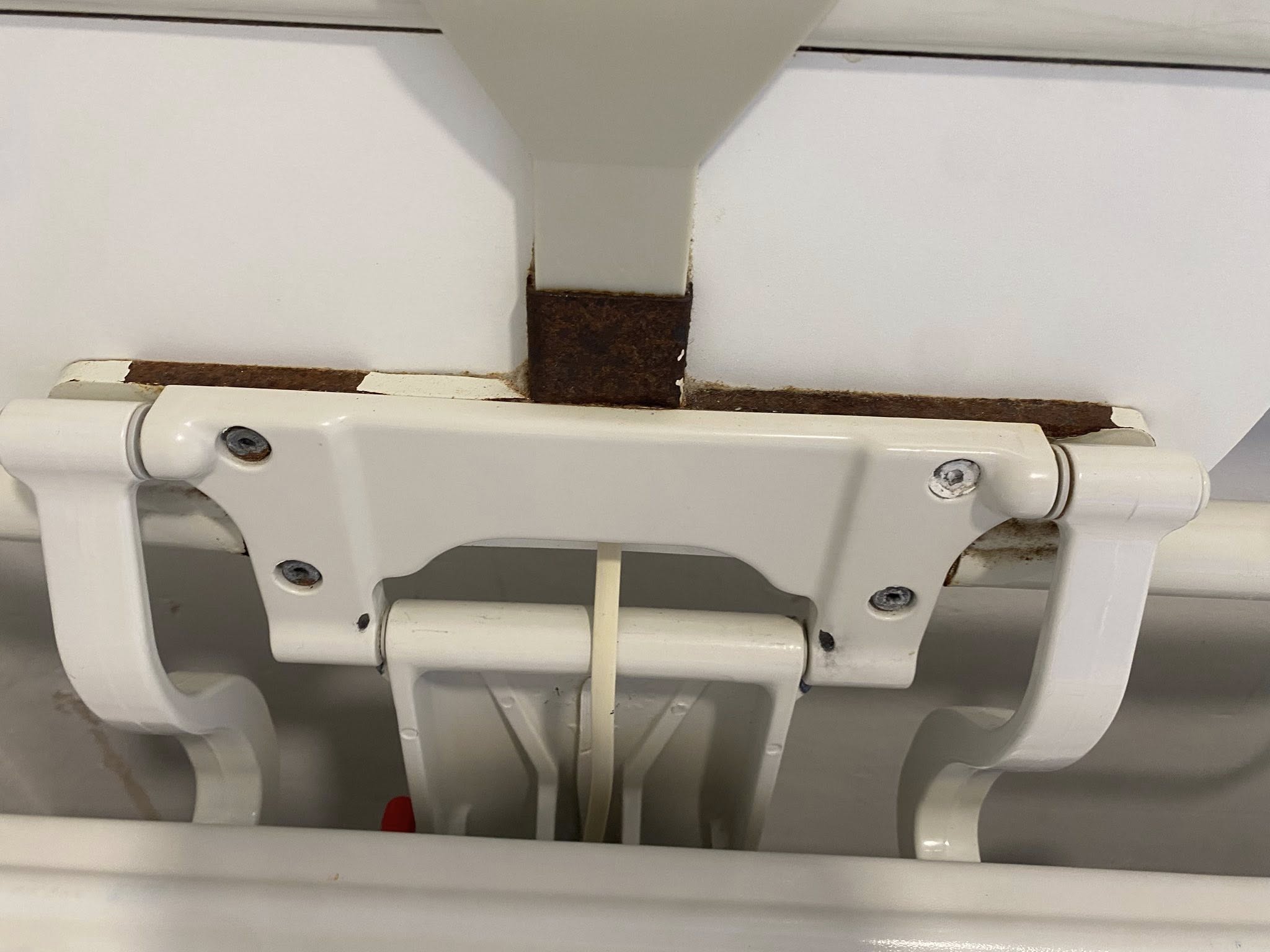 Piezas oxidadas en las camas.