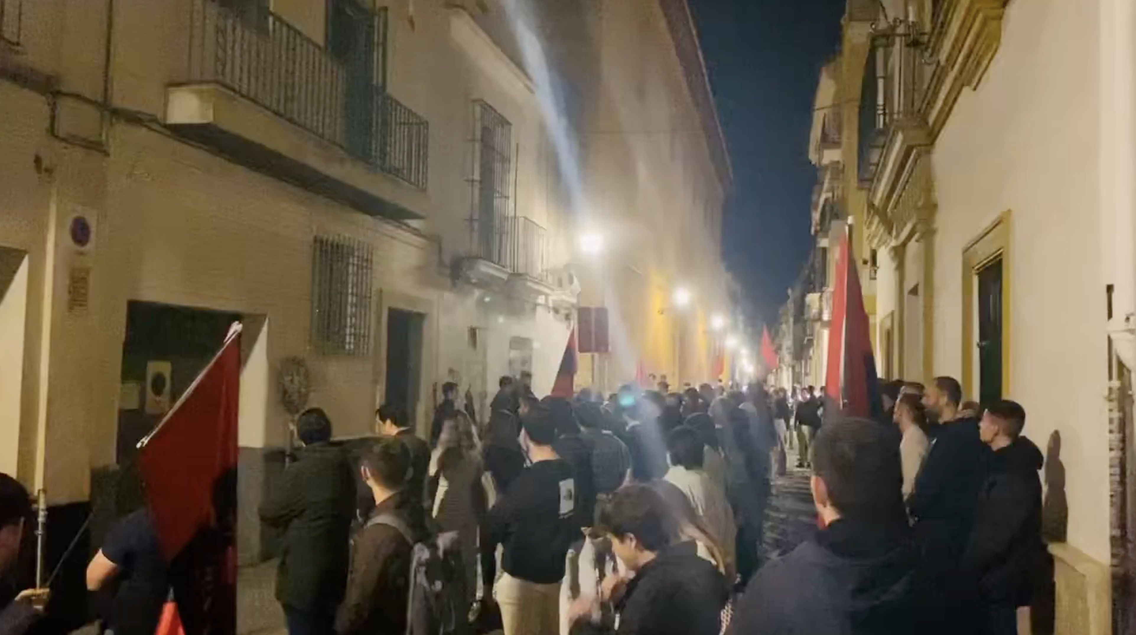 Un momento del vídeo grabado por Falange.