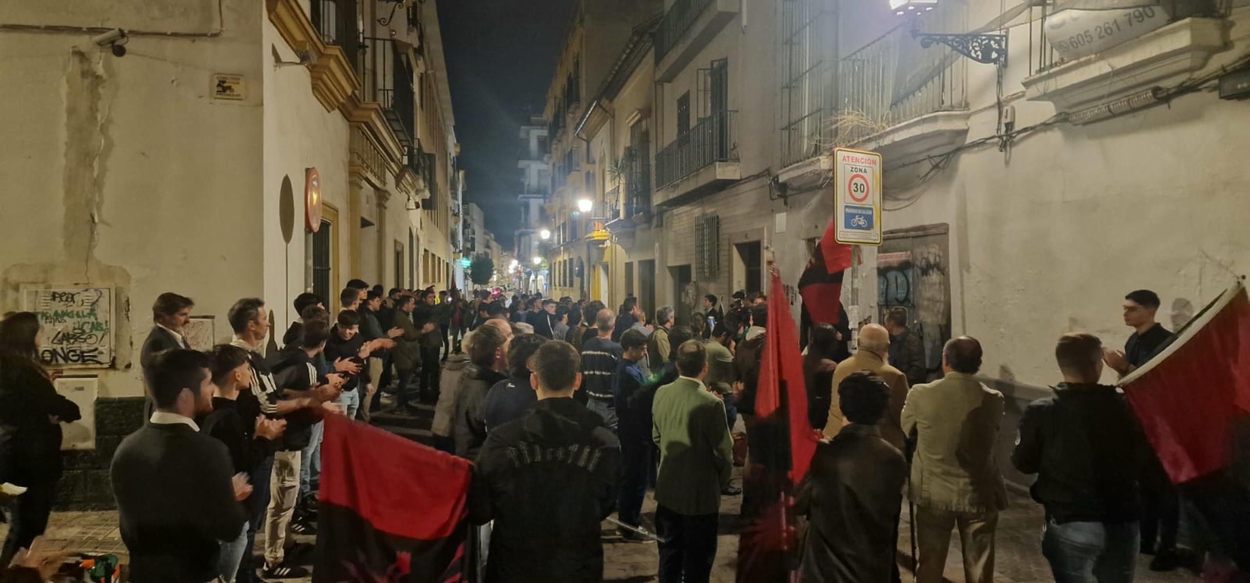 El acto de Falange en Sevilla, en una imagen difundida por la organización. El acto de Falange en Sevilla, en una imagen difundida por la organización.
