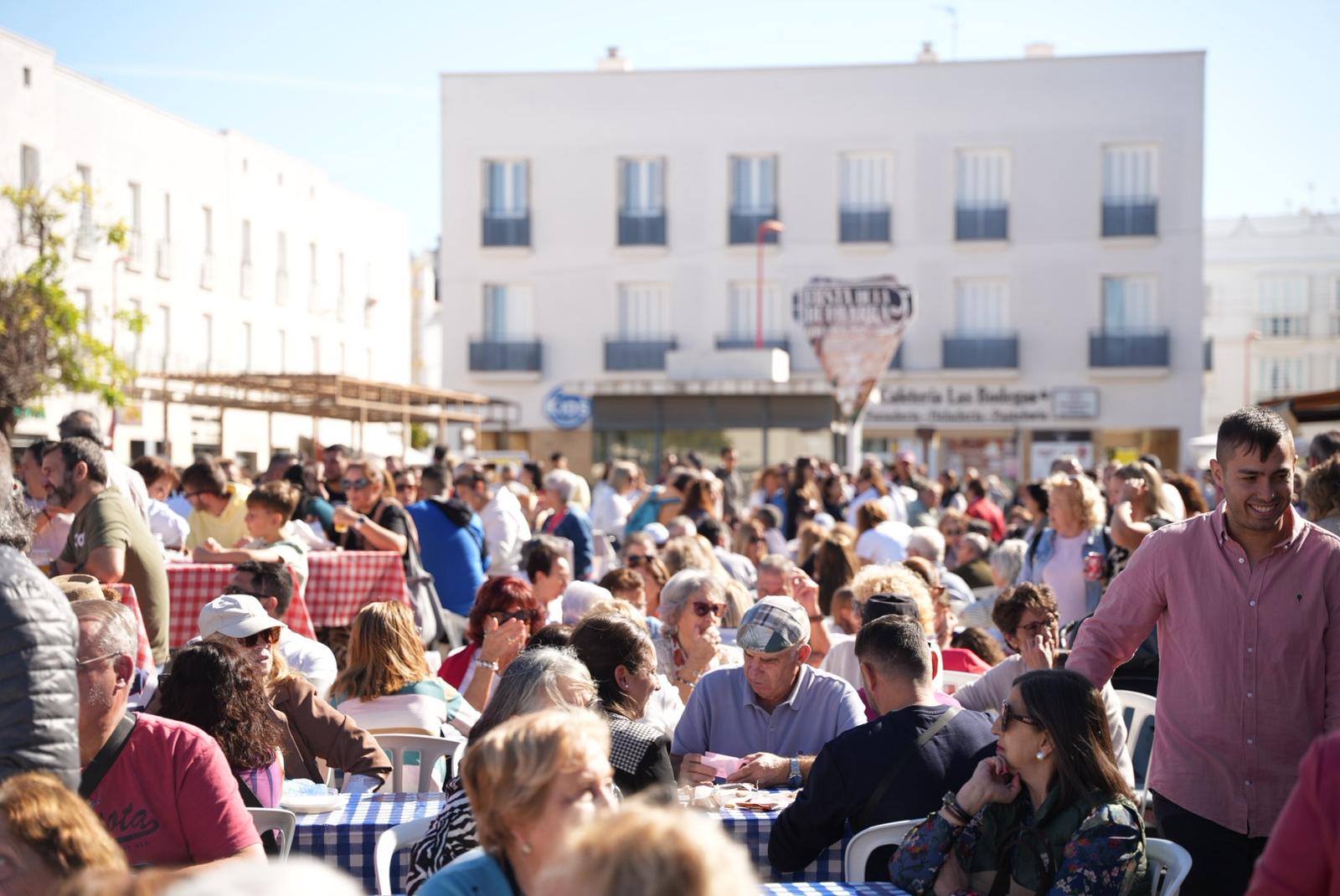 Llenazo en la Fiesta de la Butifarra de Chiclana.