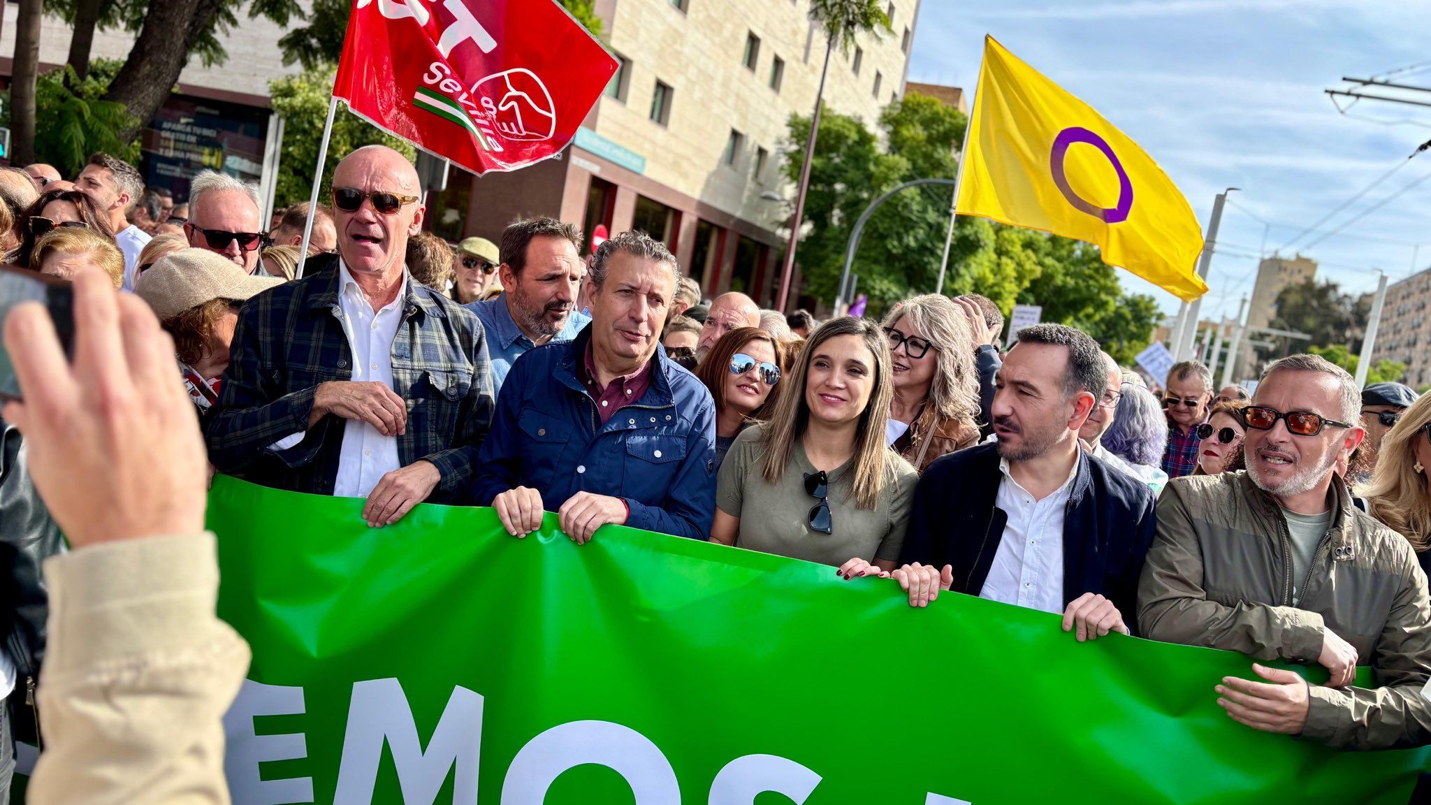 María Márquez, Javier Fernández, Fernando López Gil, Rafael Recio y Antonio Muñoz, en la cabecera de la manifesatación.