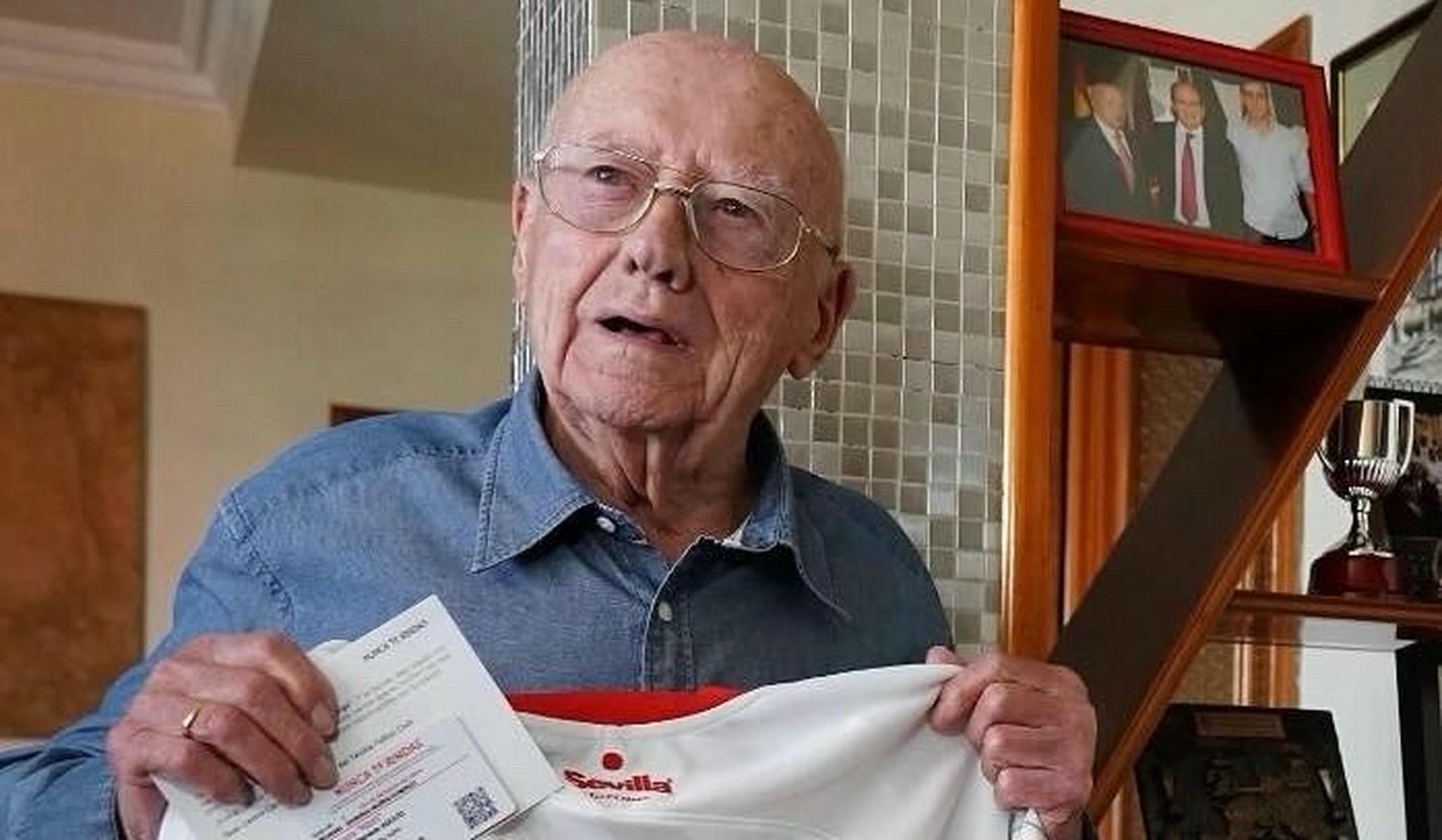 Domingo Muñoz González, socio número 1 del Sevilla.