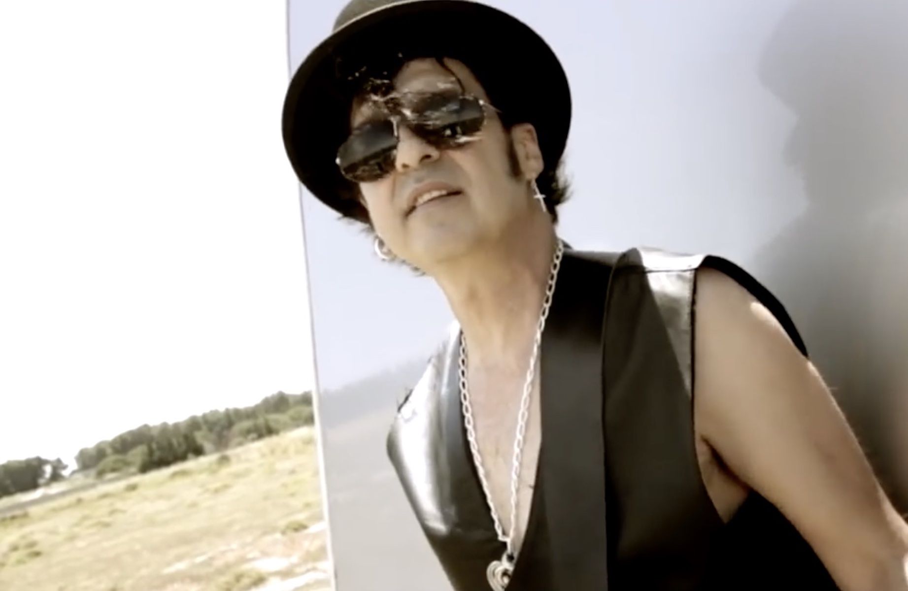 Rey de copas, en un videoclip. Rey de copas, en un videoclip.