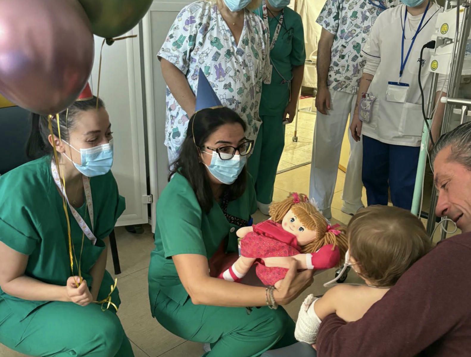 Cumpleaños de Araceli en el Hospital Reina Sofía de Córdoba. Cumpleaños de Araceli en el Hospital Reina Sofía de Córdoba.
