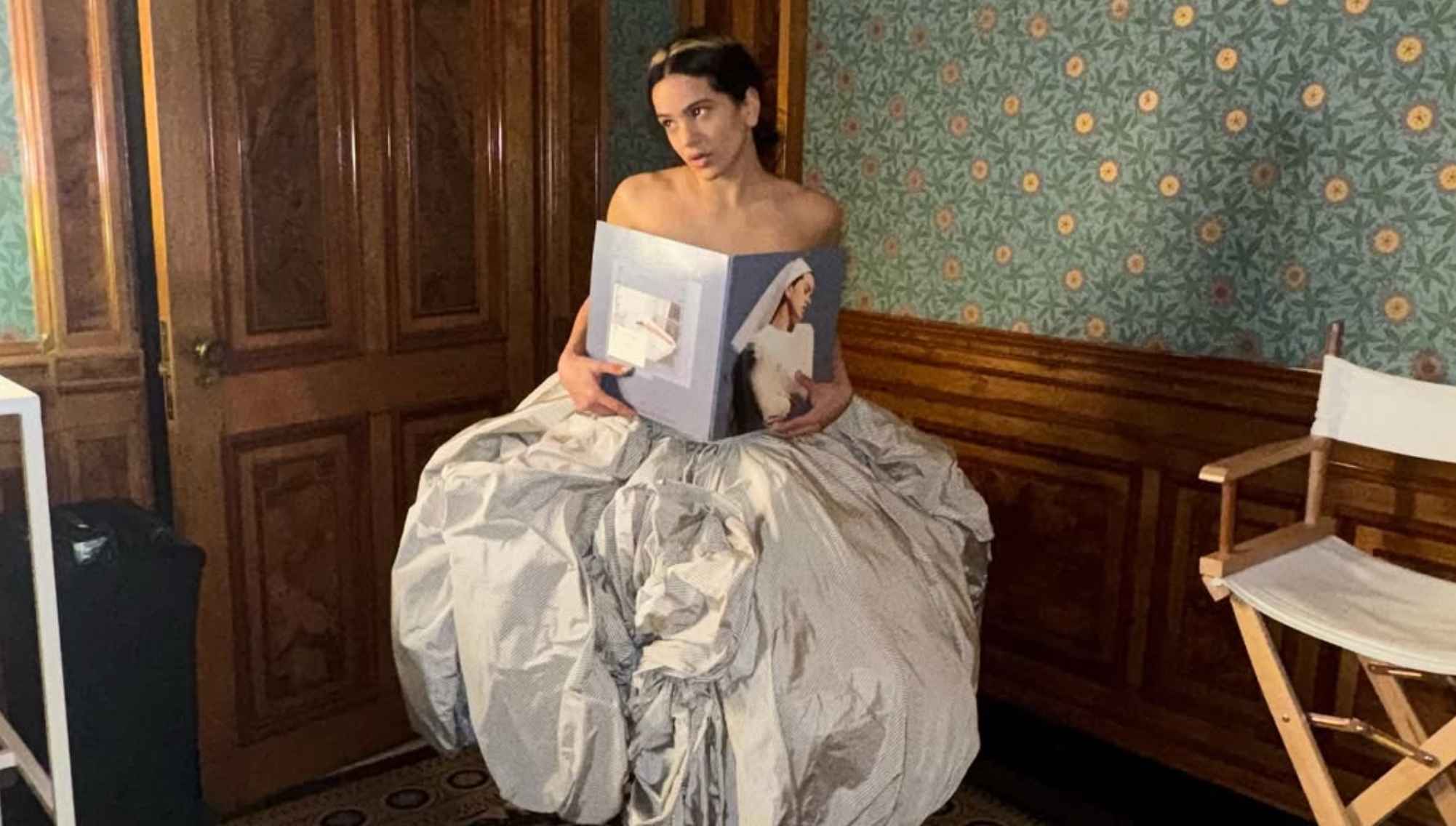 Rosalía, con la portada de 'Lux'. Rosalía, con la portada de 'Lux'.