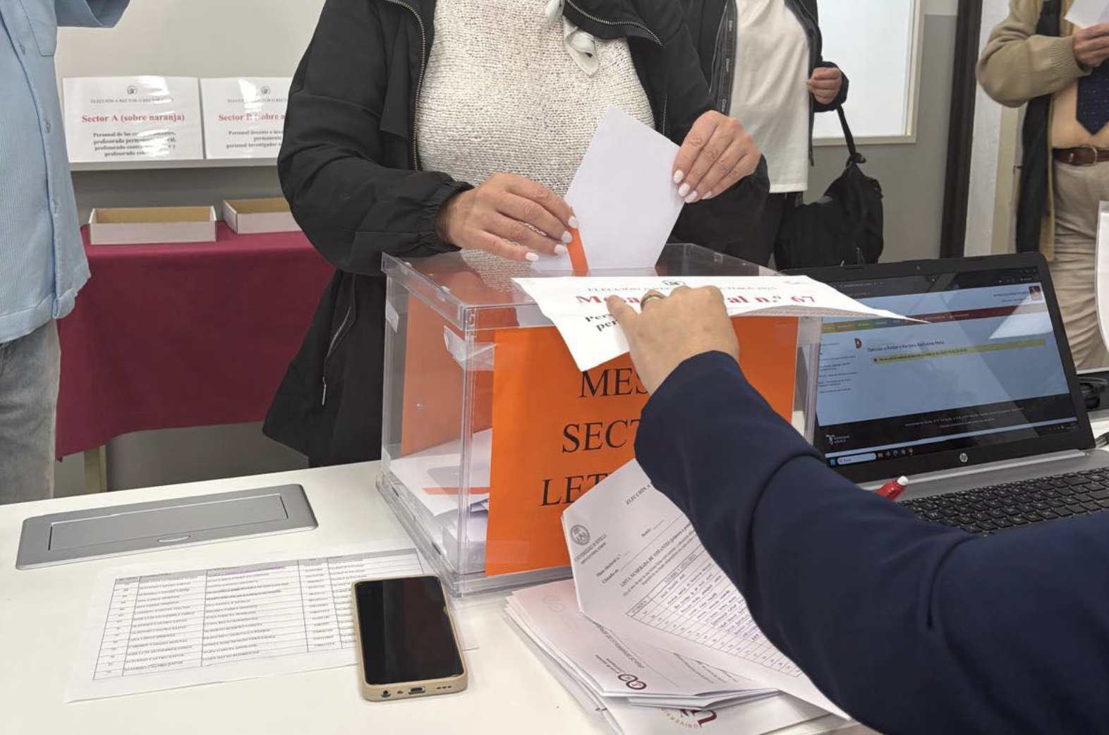 Votaciones para la elección de rector.