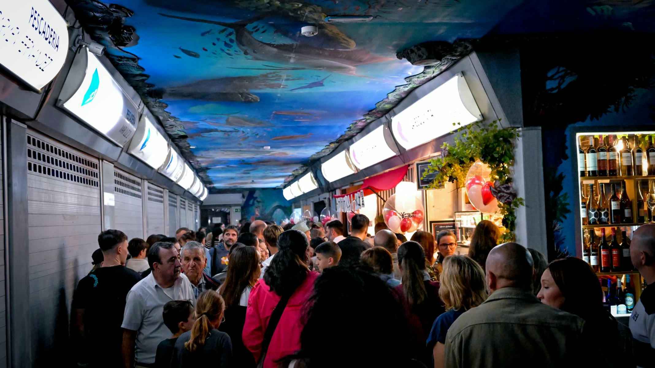Una imagen de la inauguración en Cádiz del Rincón Gastronómico del Mercado Virgen del Rosario.