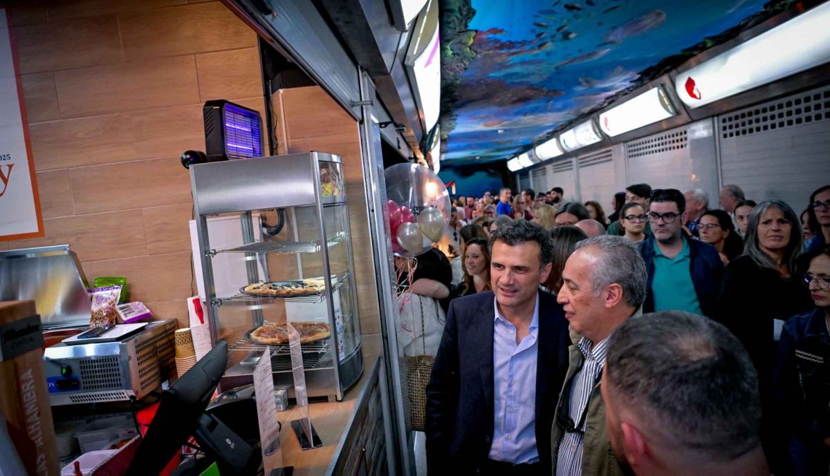 El alcalde de Cádiz, Bruno García, ha estado presente en el acto de inauguración.