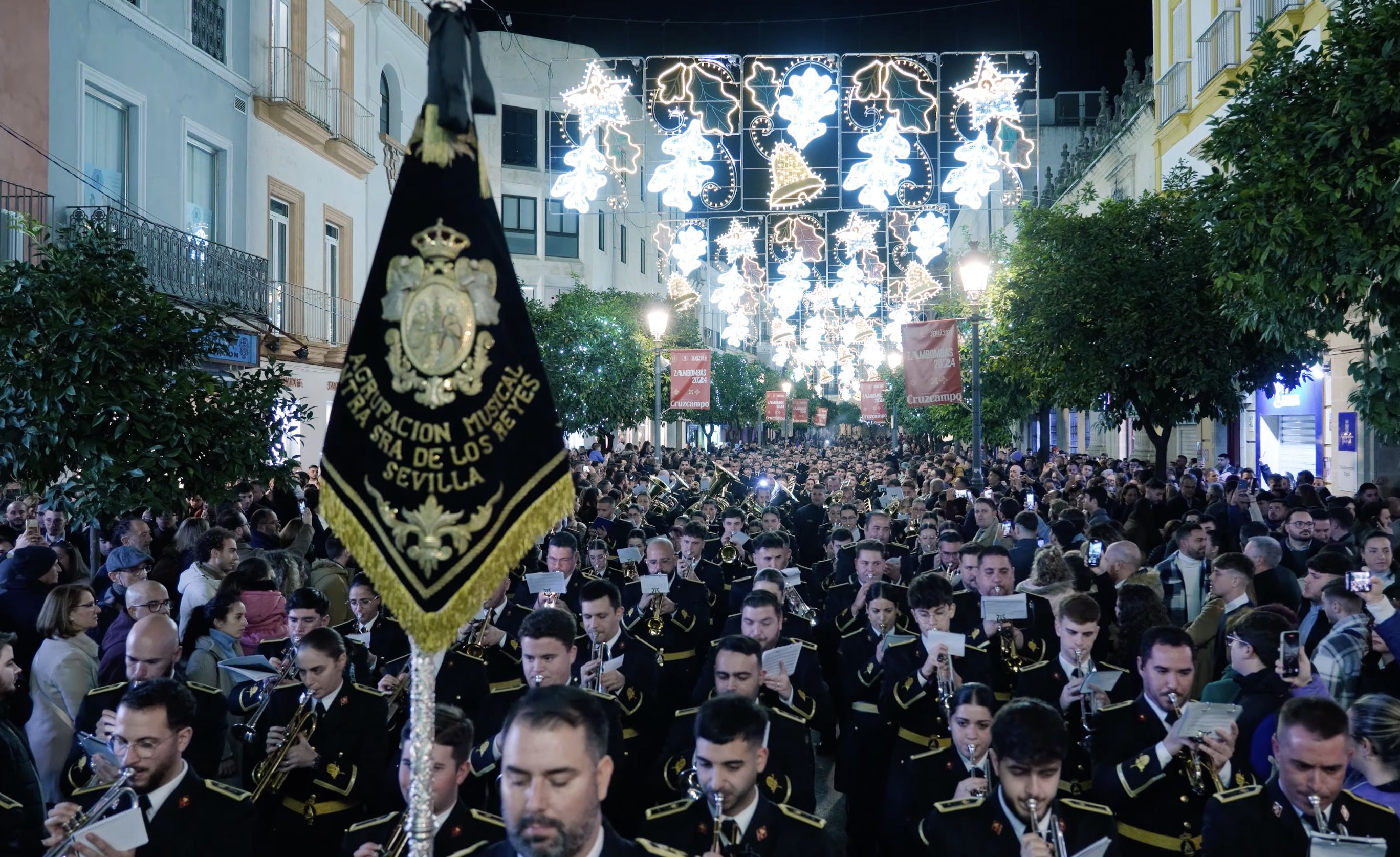 Pasacalles de la Agrupación Musical Virgen de los Reyes por Jerez en la Navidad de 2024